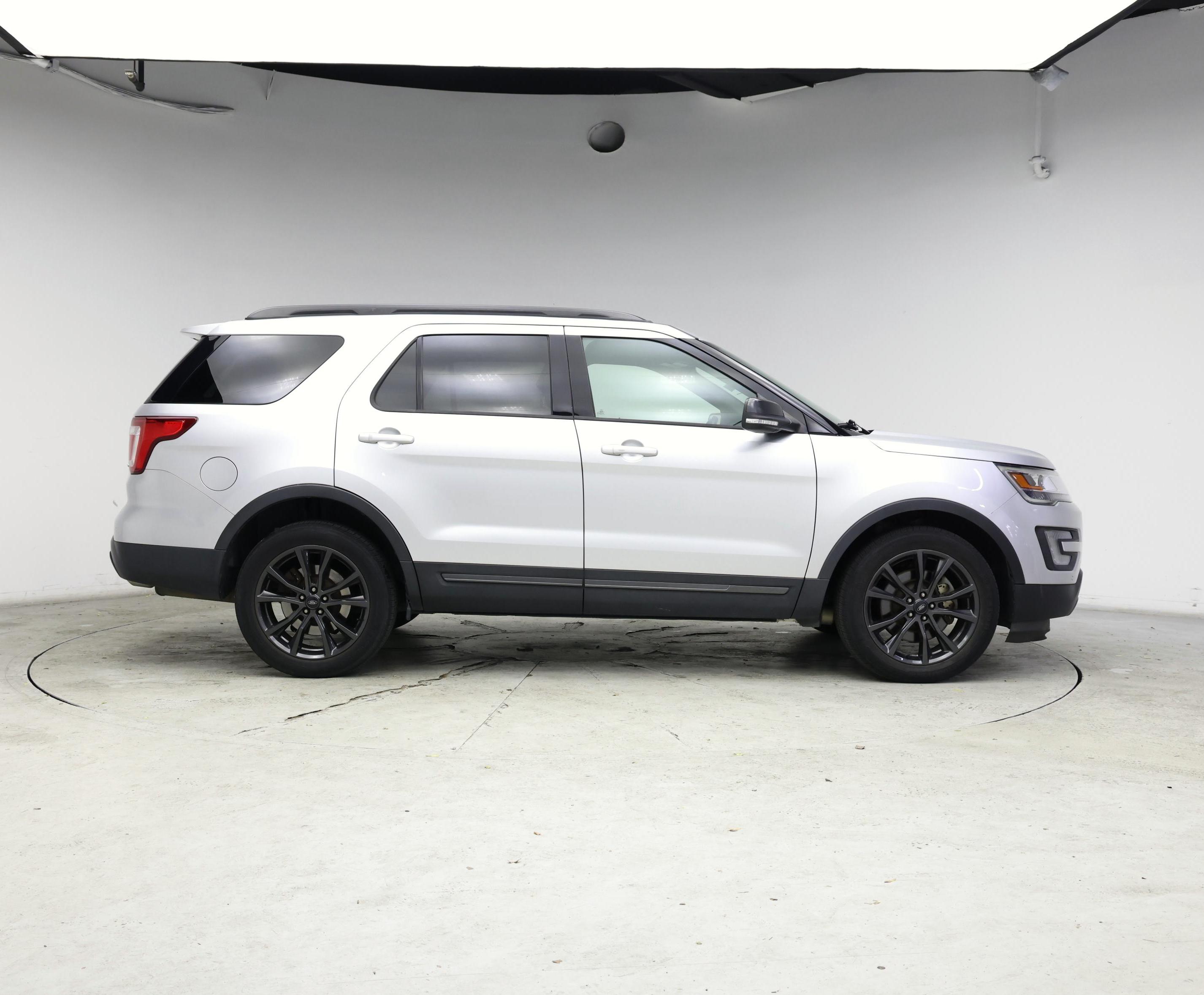 Thumbnail: 2017 Ford Explorer - 7