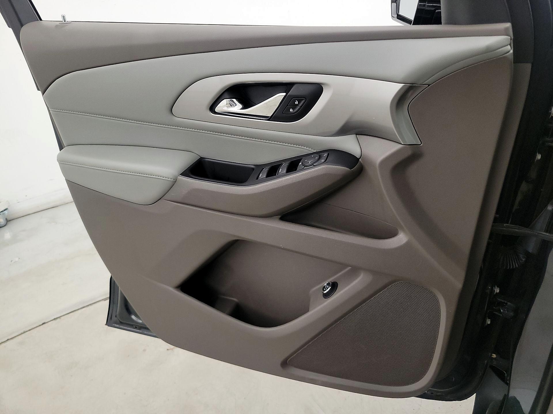 Thumbnail: 2019 Chevrolet Traverse - 12