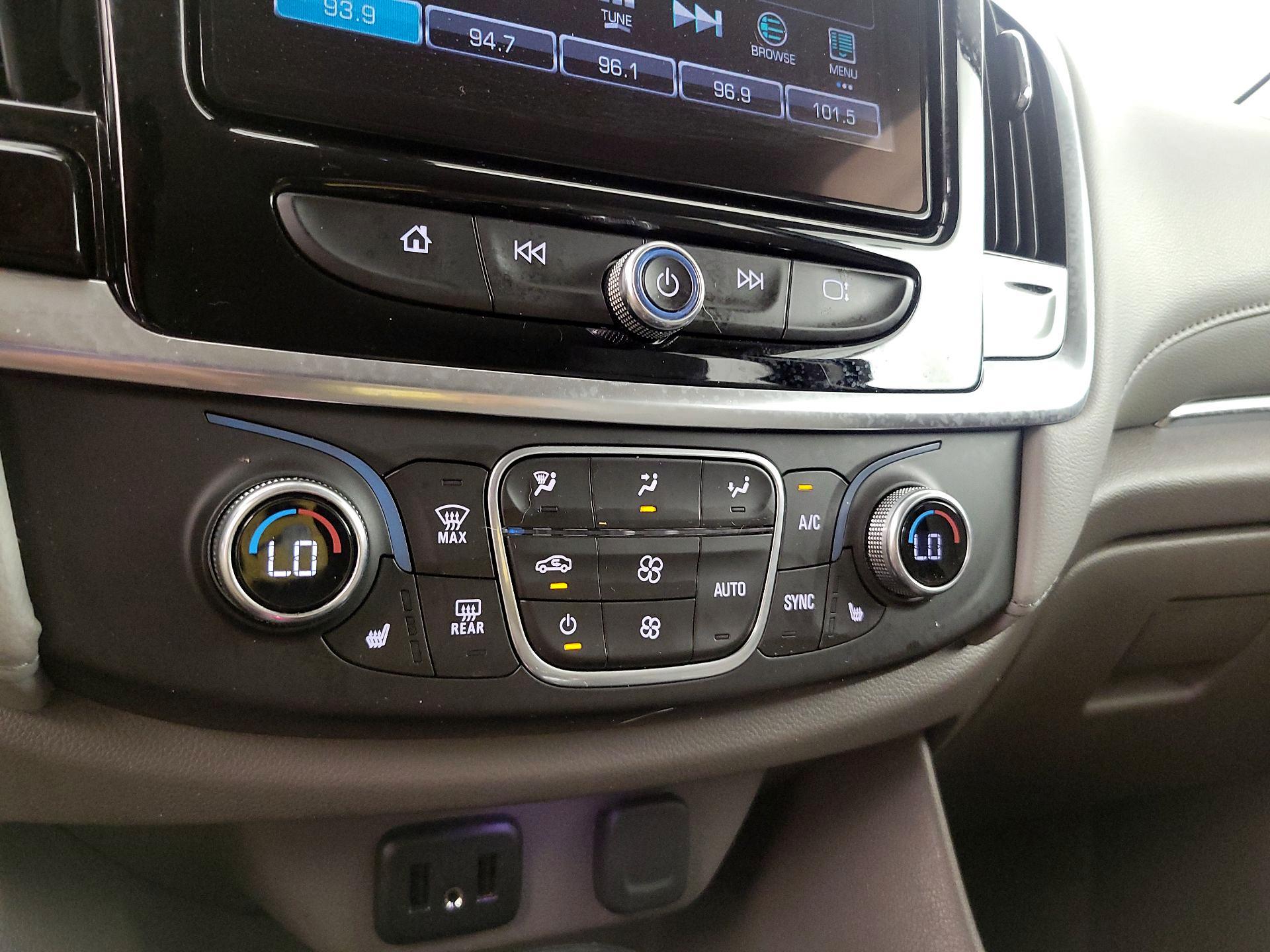 Thumbnail: 2019 Chevrolet Traverse - 17