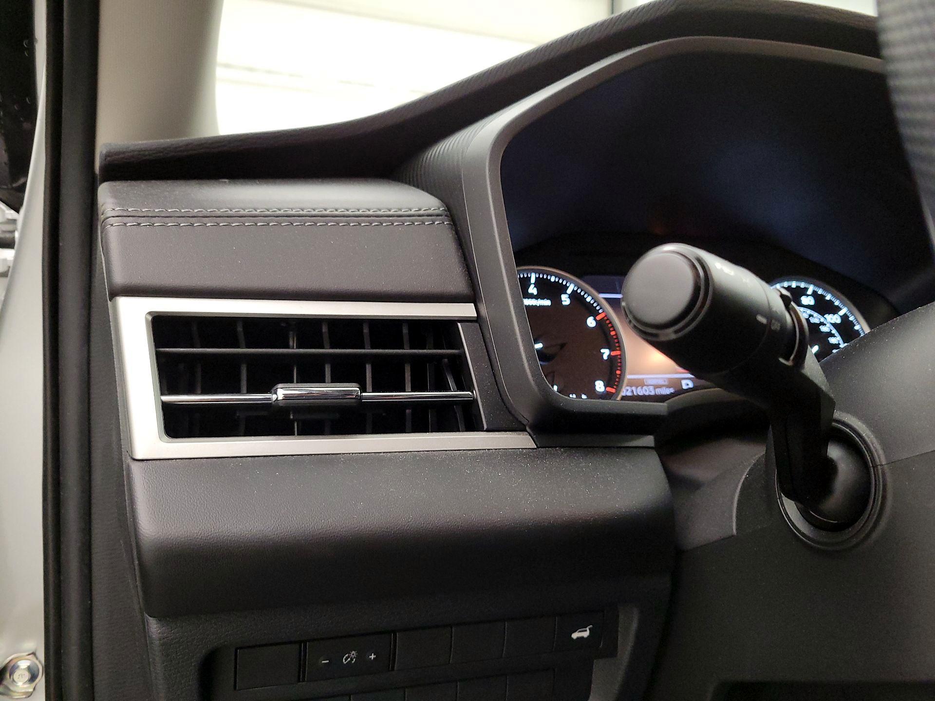 Thumbnail: 2024 Mitsubishi Outlander - 13