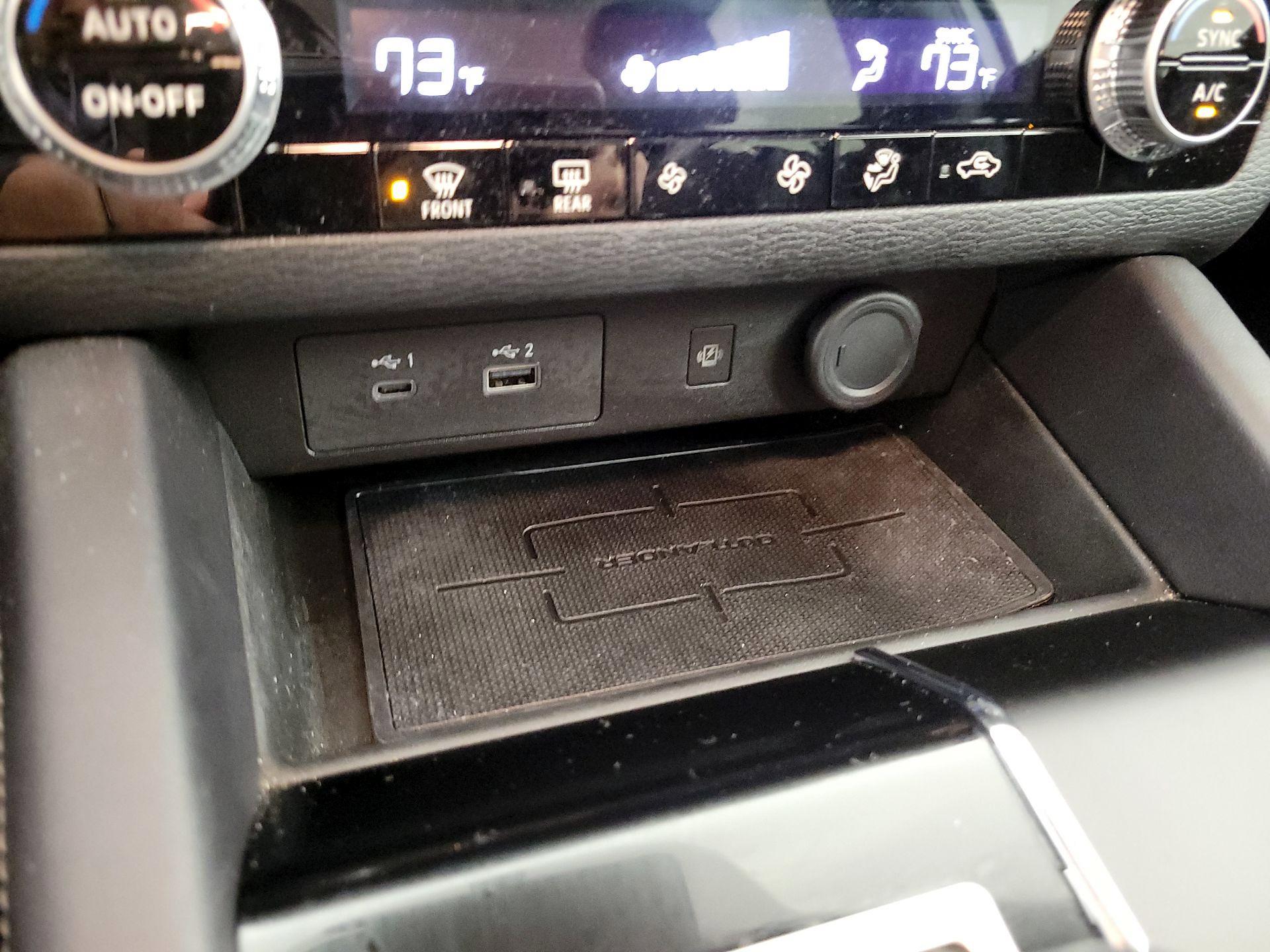 Thumbnail: 2024 Mitsubishi Outlander - 18