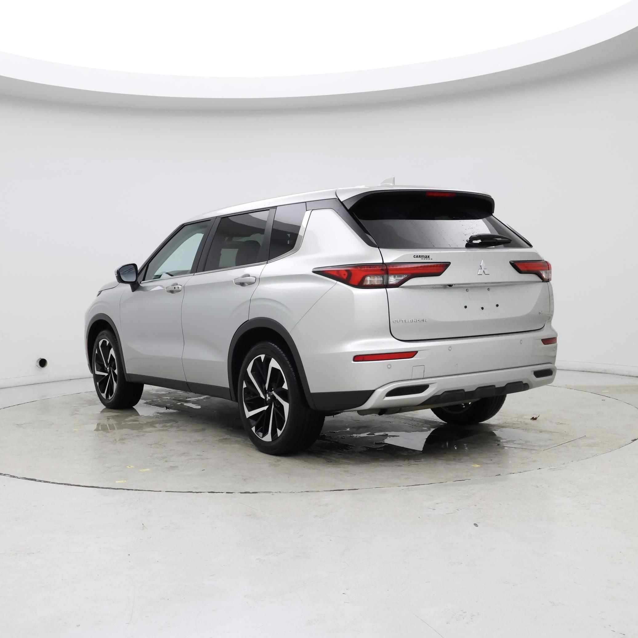 Thumbnail: 2024 Mitsubishi Outlander - 2