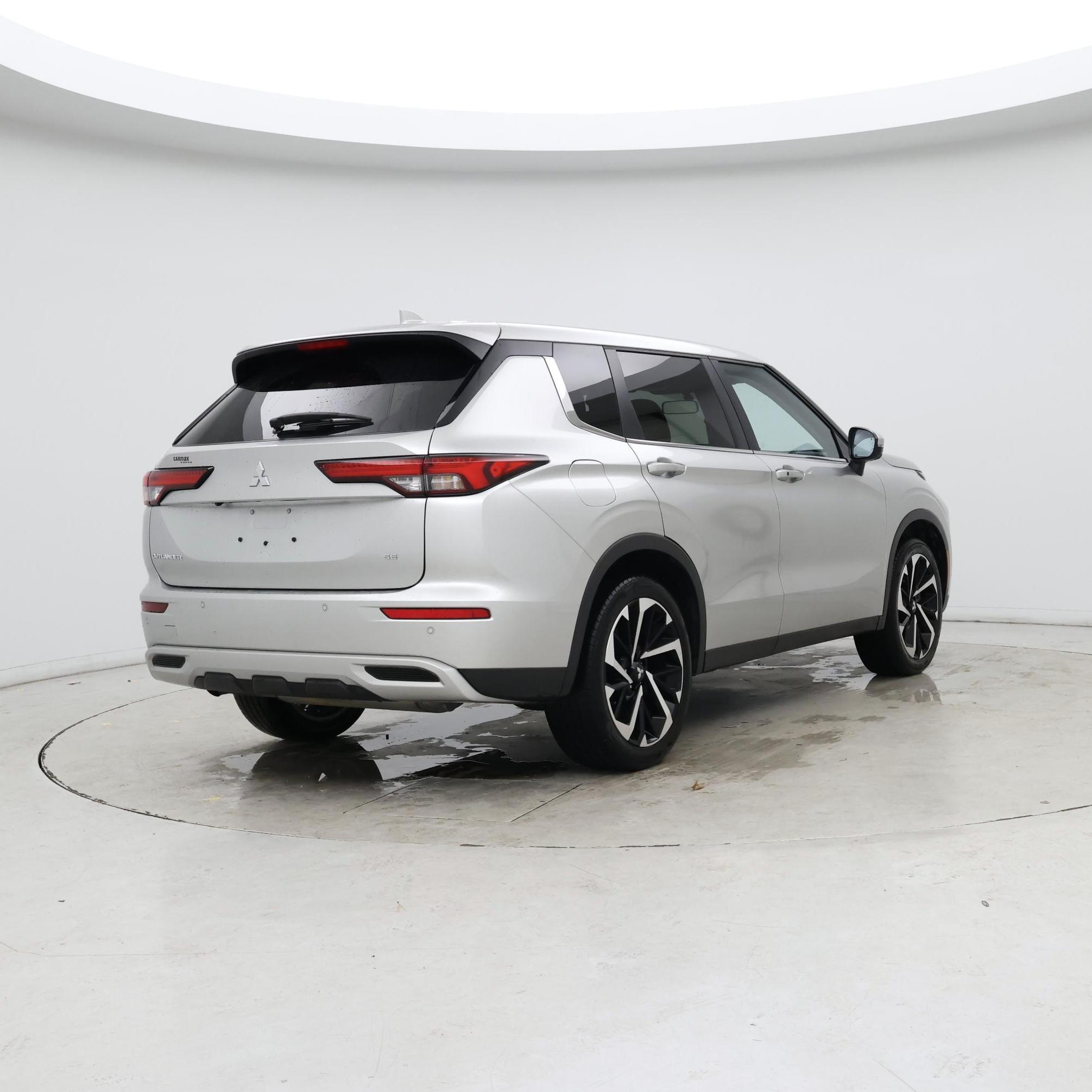 Thumbnail: 2024 Mitsubishi Outlander - 8