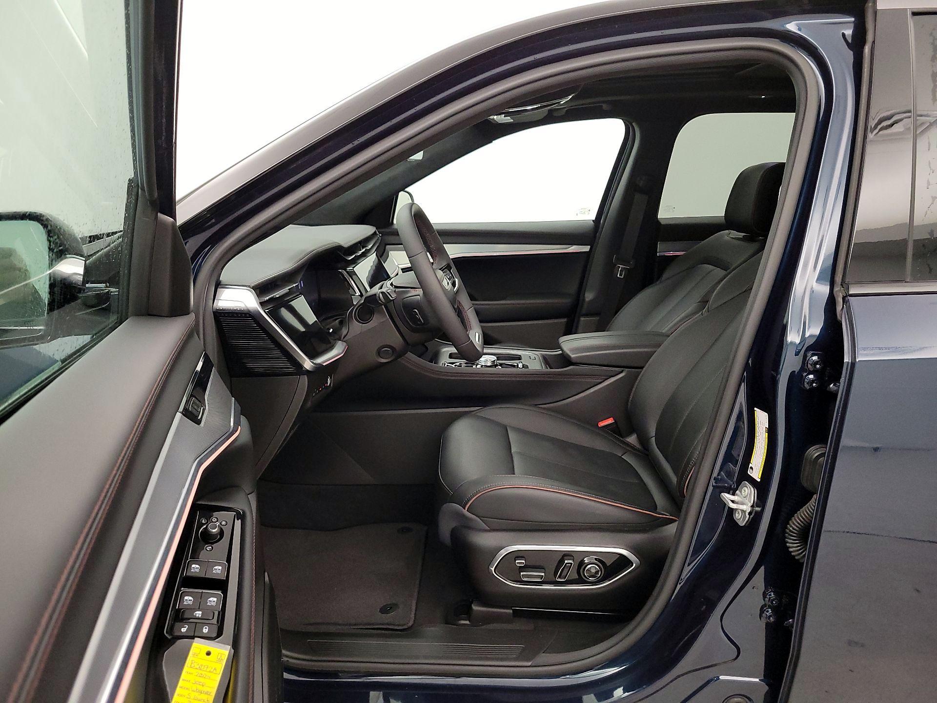 Thumbnail: 2024 Jeep Wagoneer S - 11