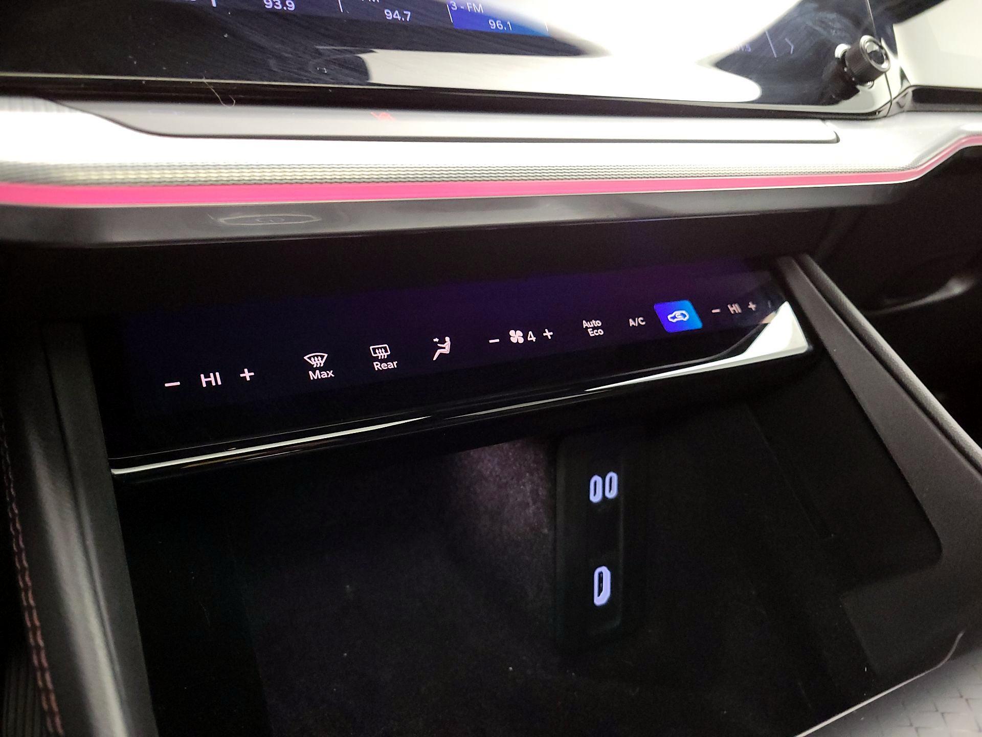 Thumbnail: 2024 Jeep Wagoneer S - 16