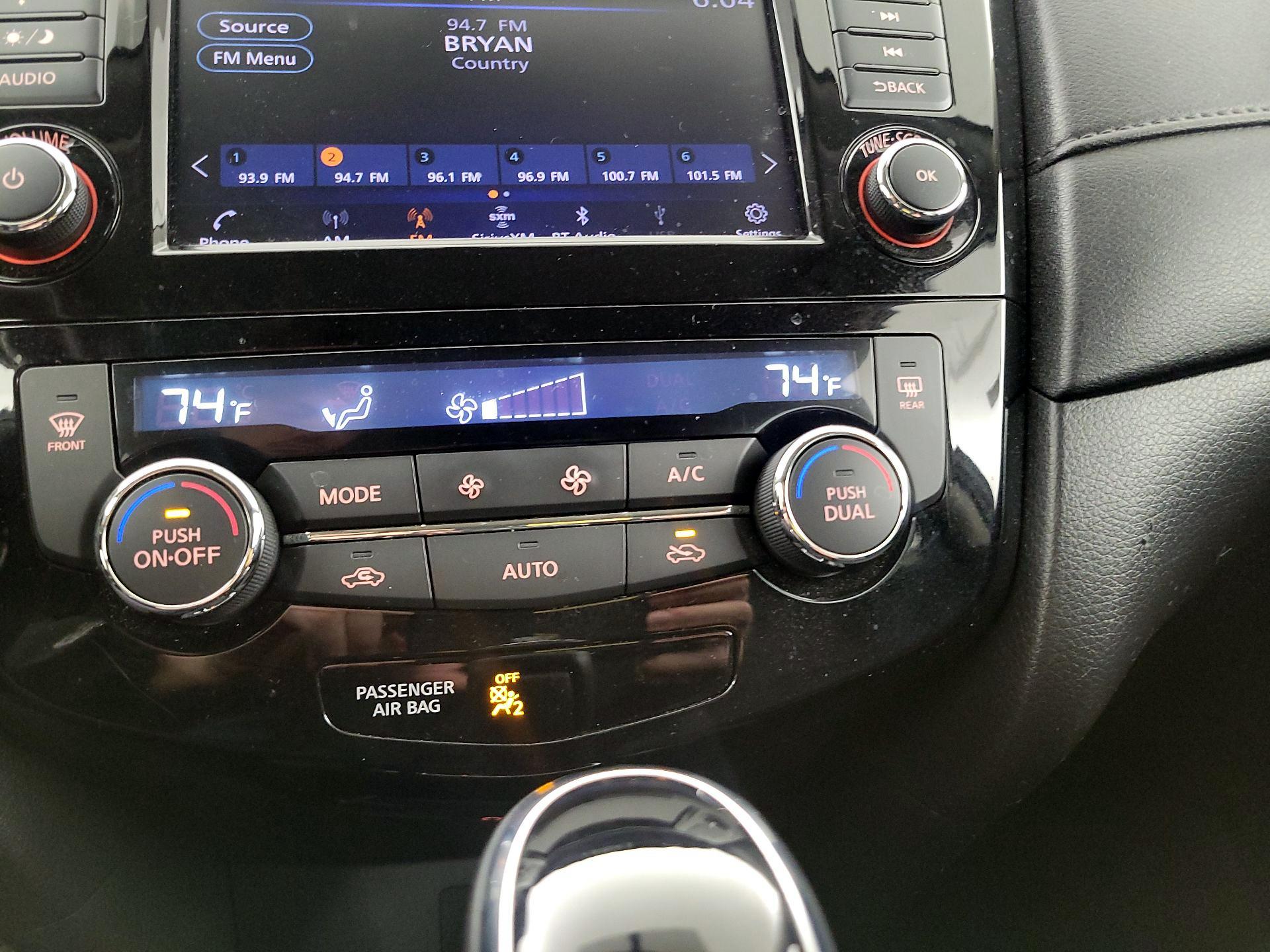 Thumbnail: 2018 Nissan Rogue - 16