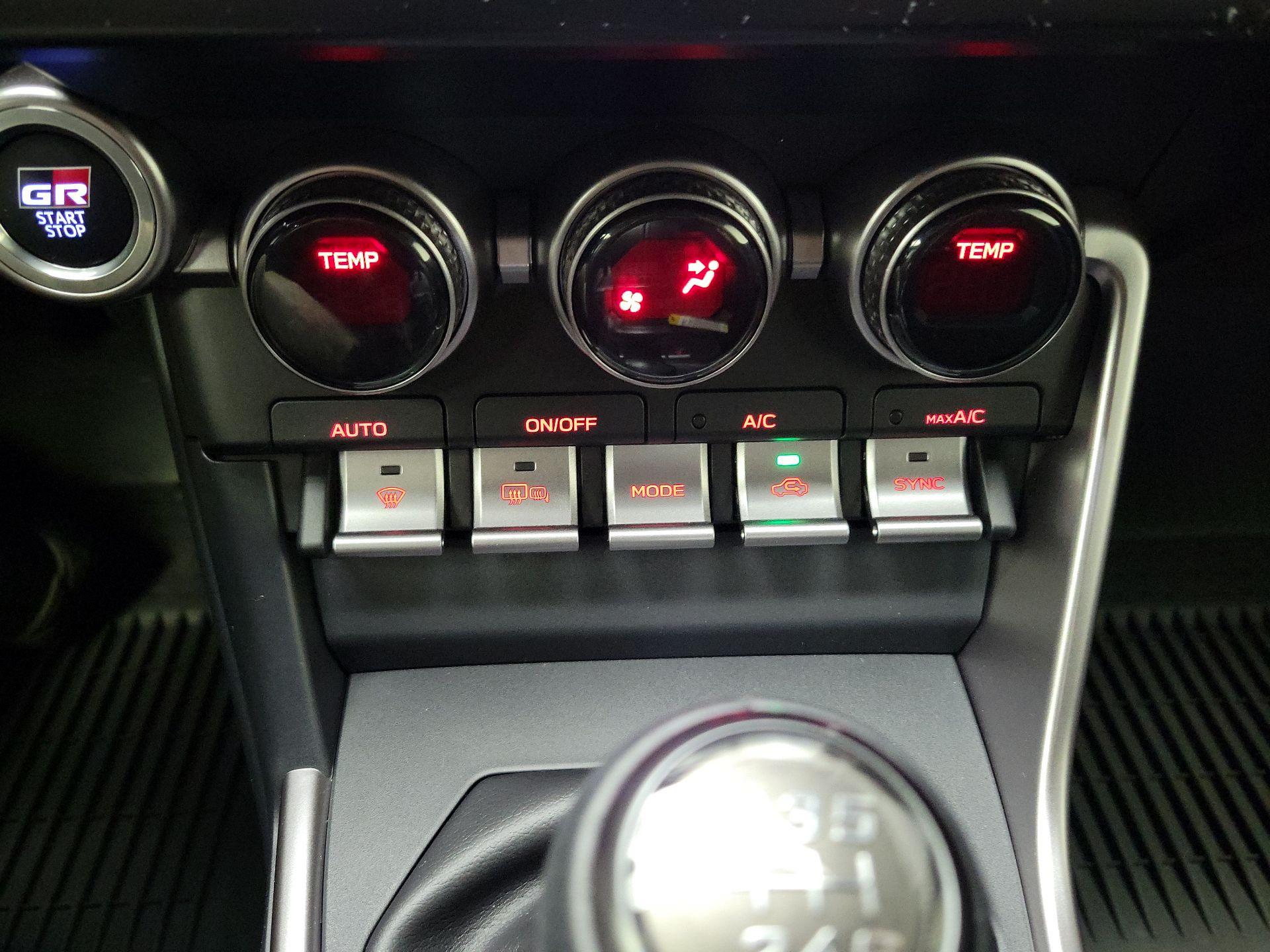 Thumbnail: 2025 Toyota GR86 - 16