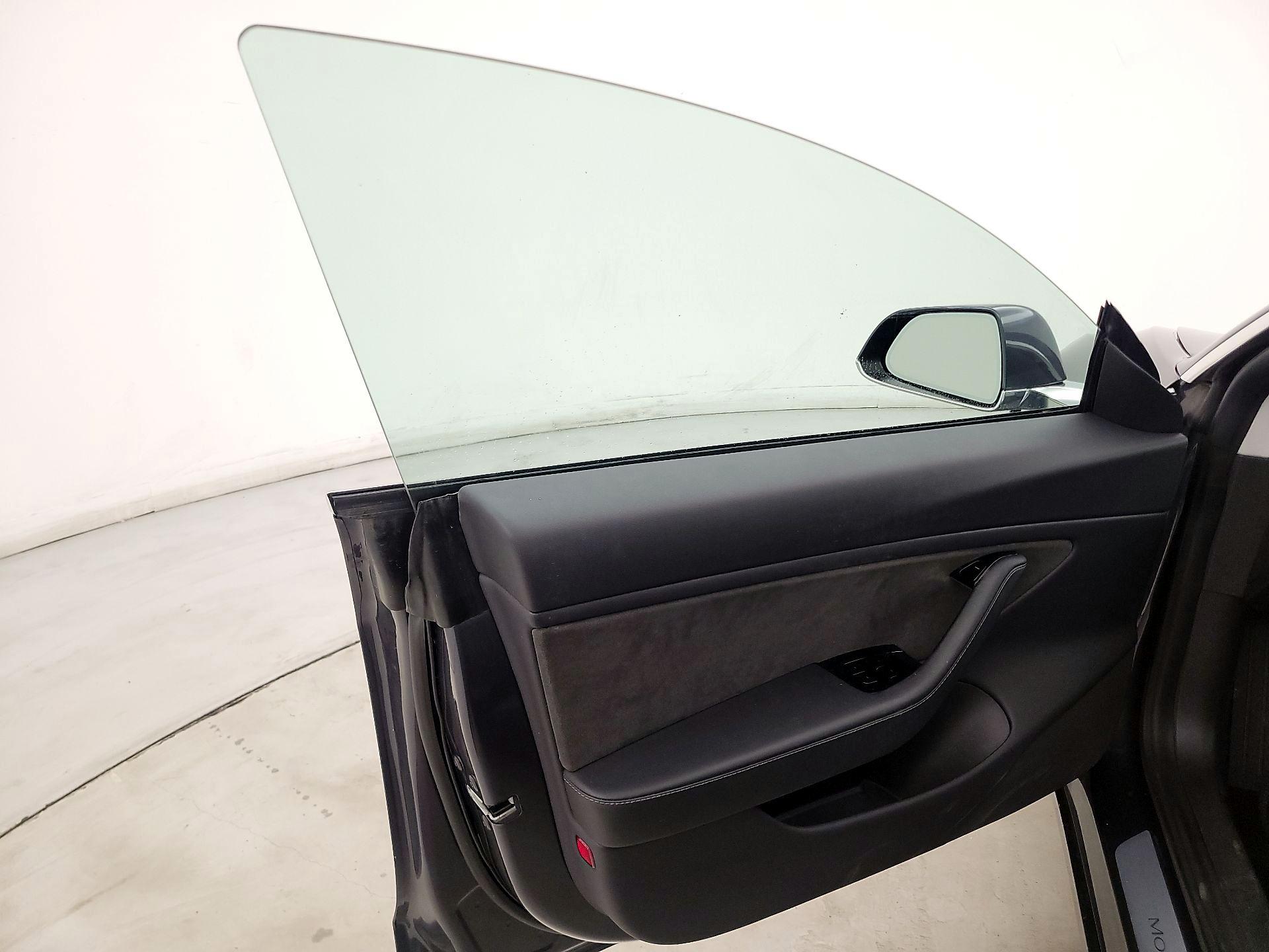 Thumbnail: 2019 Tesla Model 3 - 12