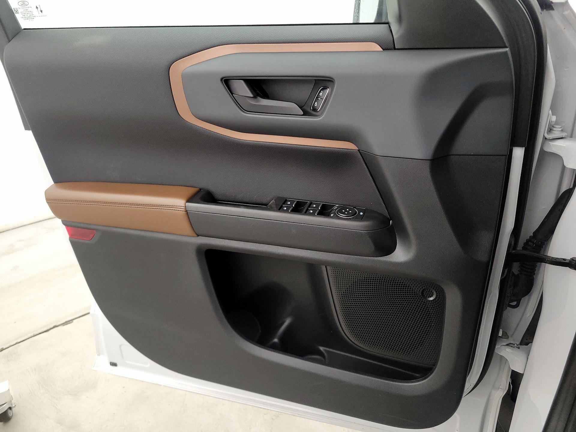 Thumbnail: 2021 Ford Bronco Sport - 12