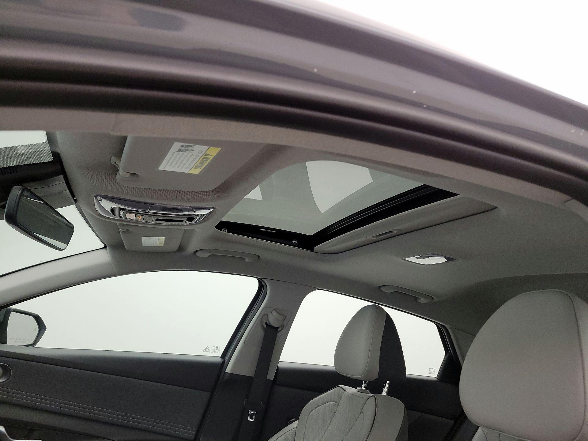 Thumbnail: 2022 Hyundai Elantra - 19