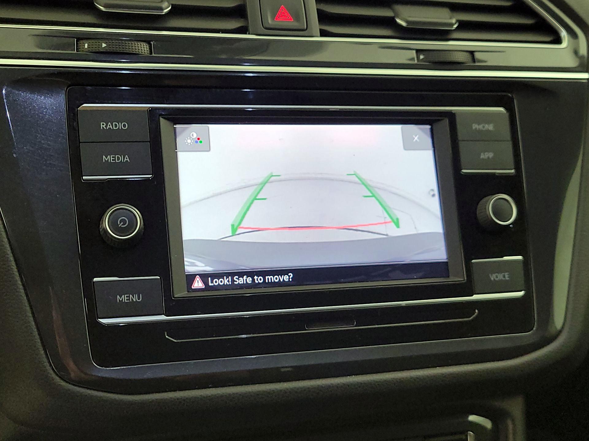 Thumbnail: 2023 Volkswagen Tiguan - 14