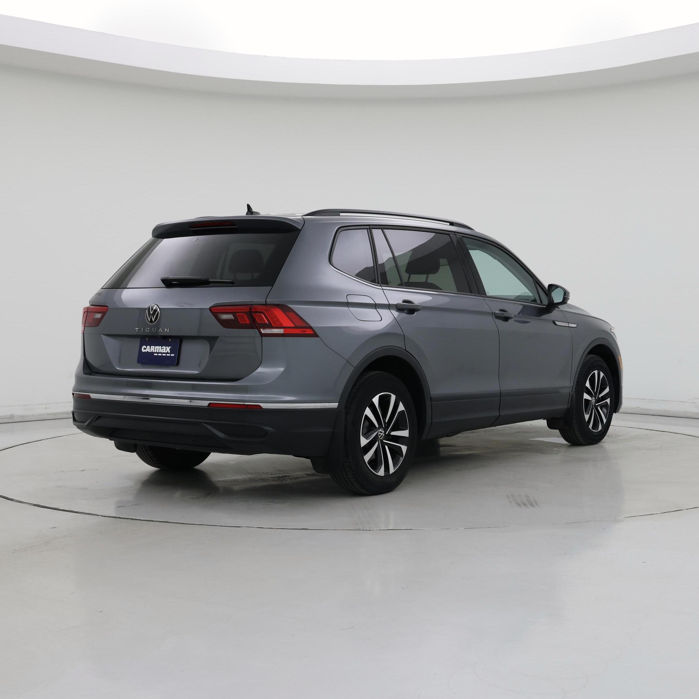 Thumbnail: 2023 Volkswagen Tiguan - 8