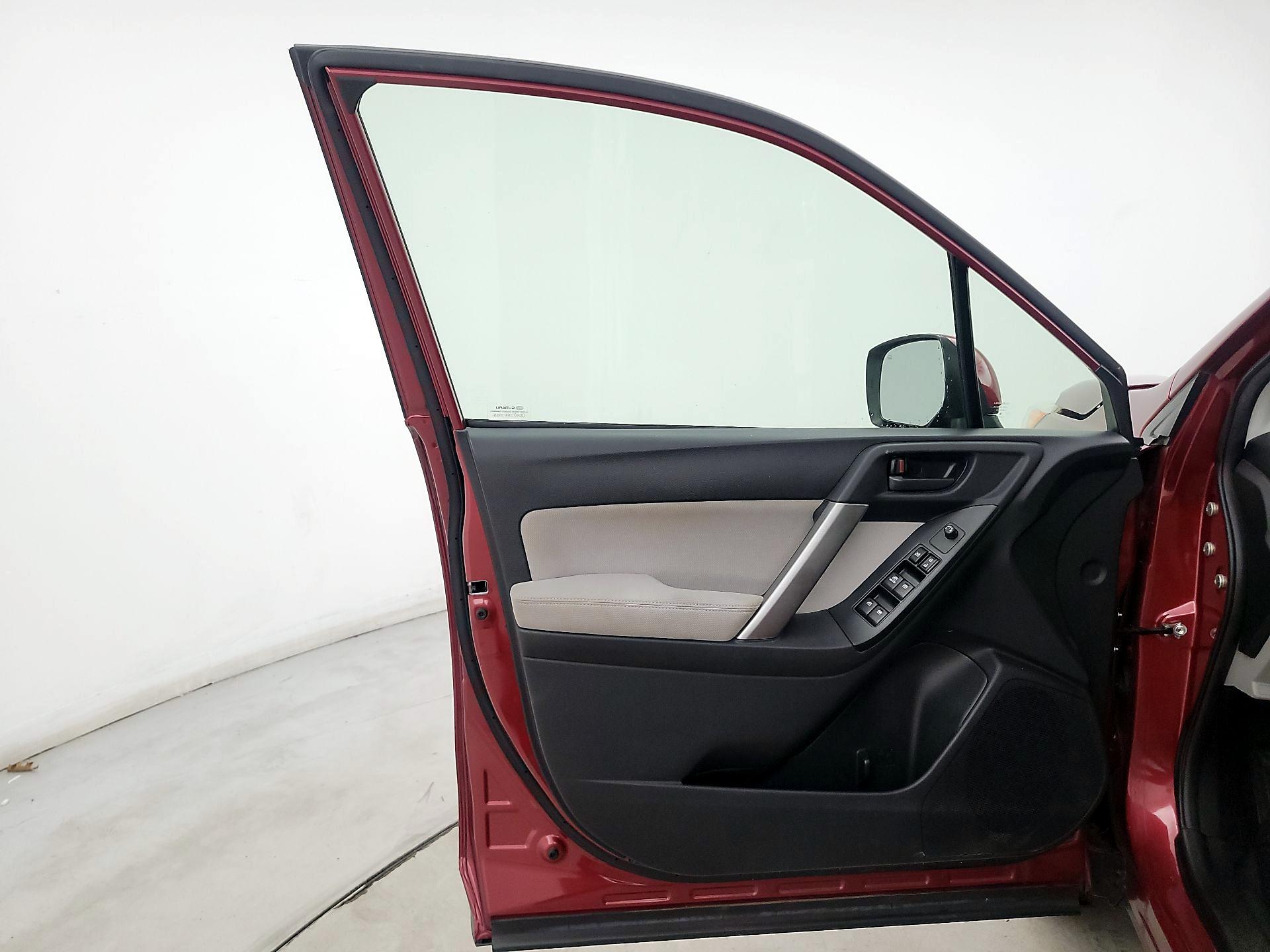 Thumbnail: 2015 Subaru Forester - 12