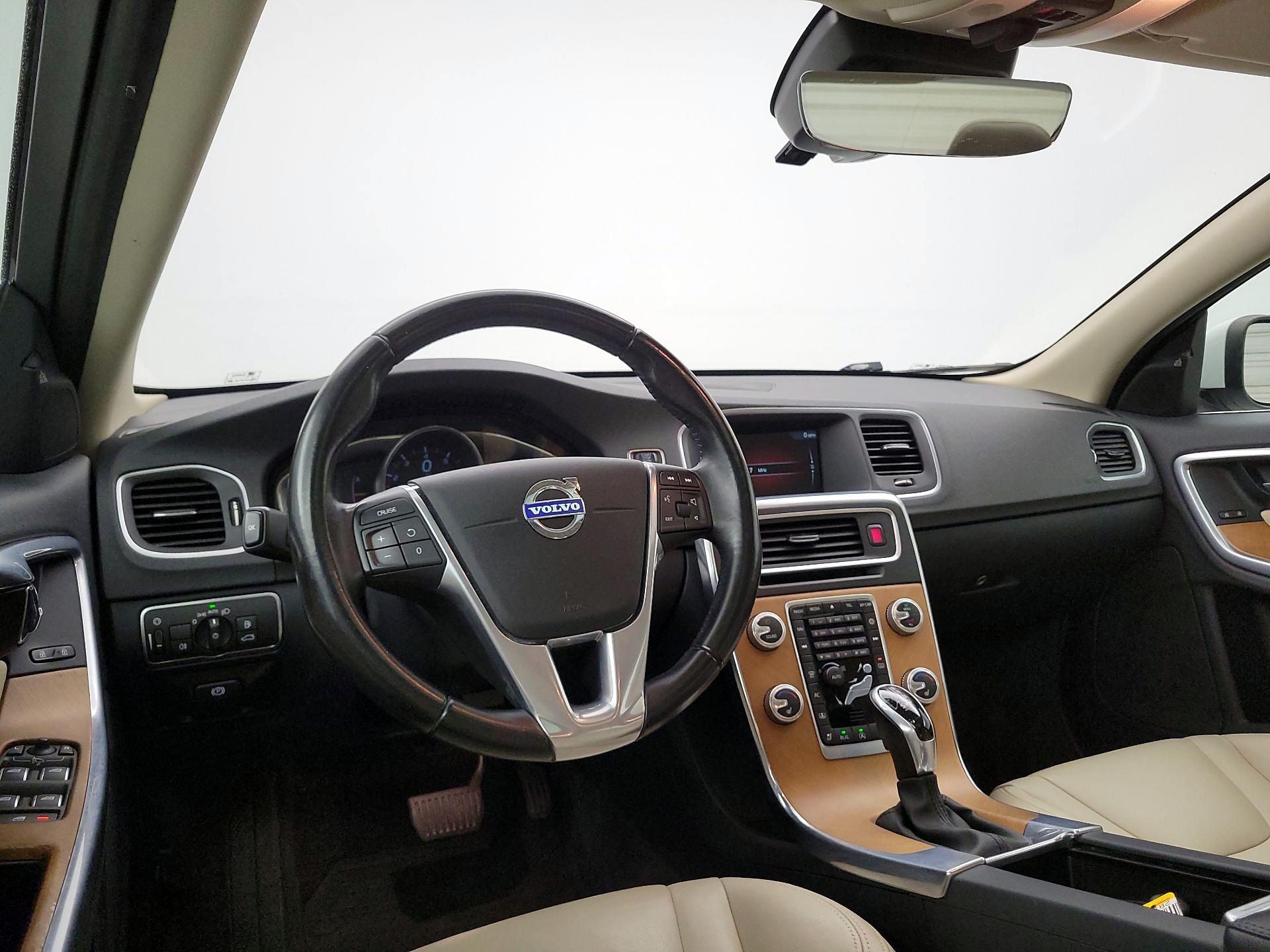 Thumbnail: 2016 Volvo S60 - 9