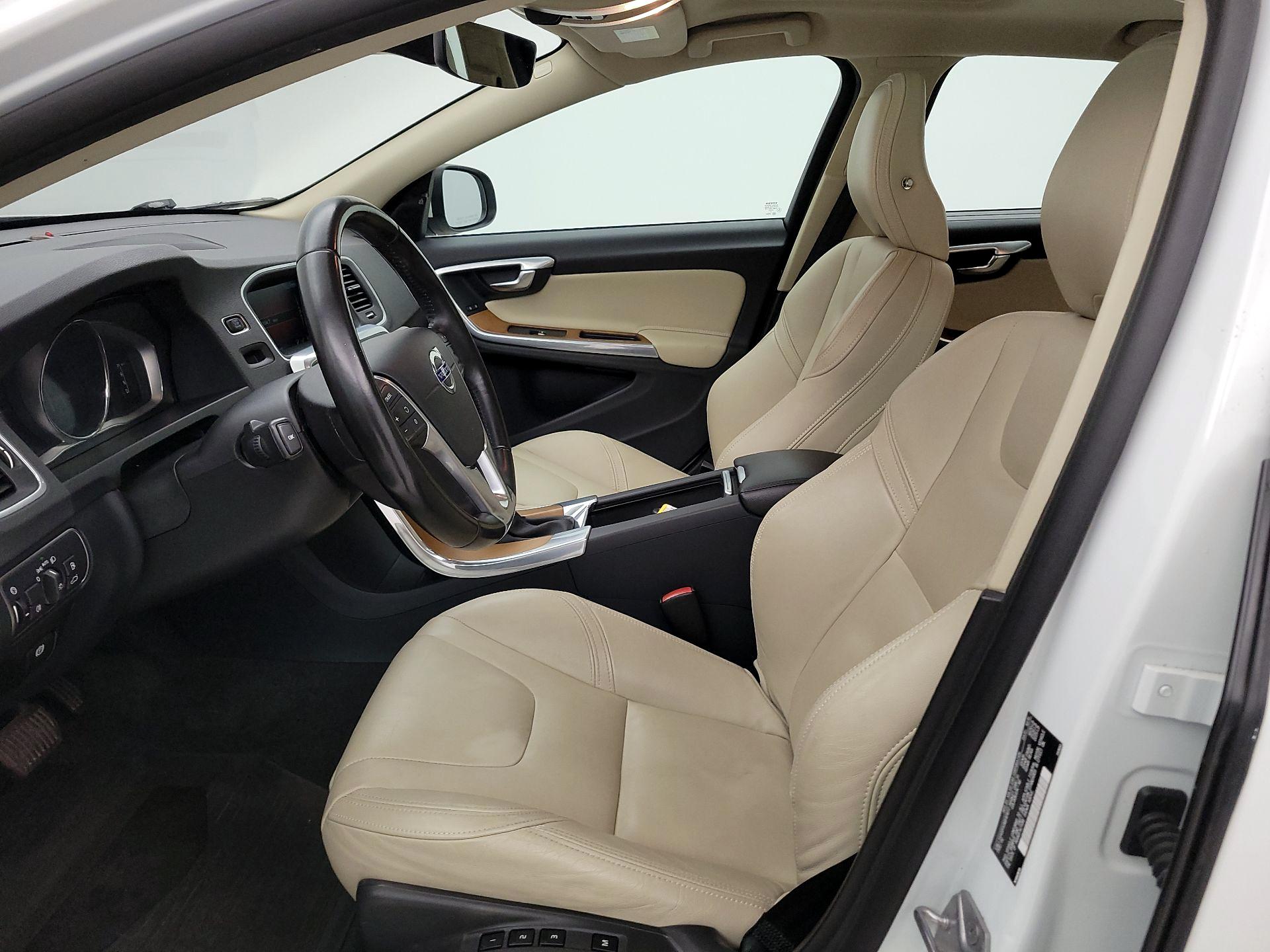 Thumbnail: 2016 Volvo S60 - 11