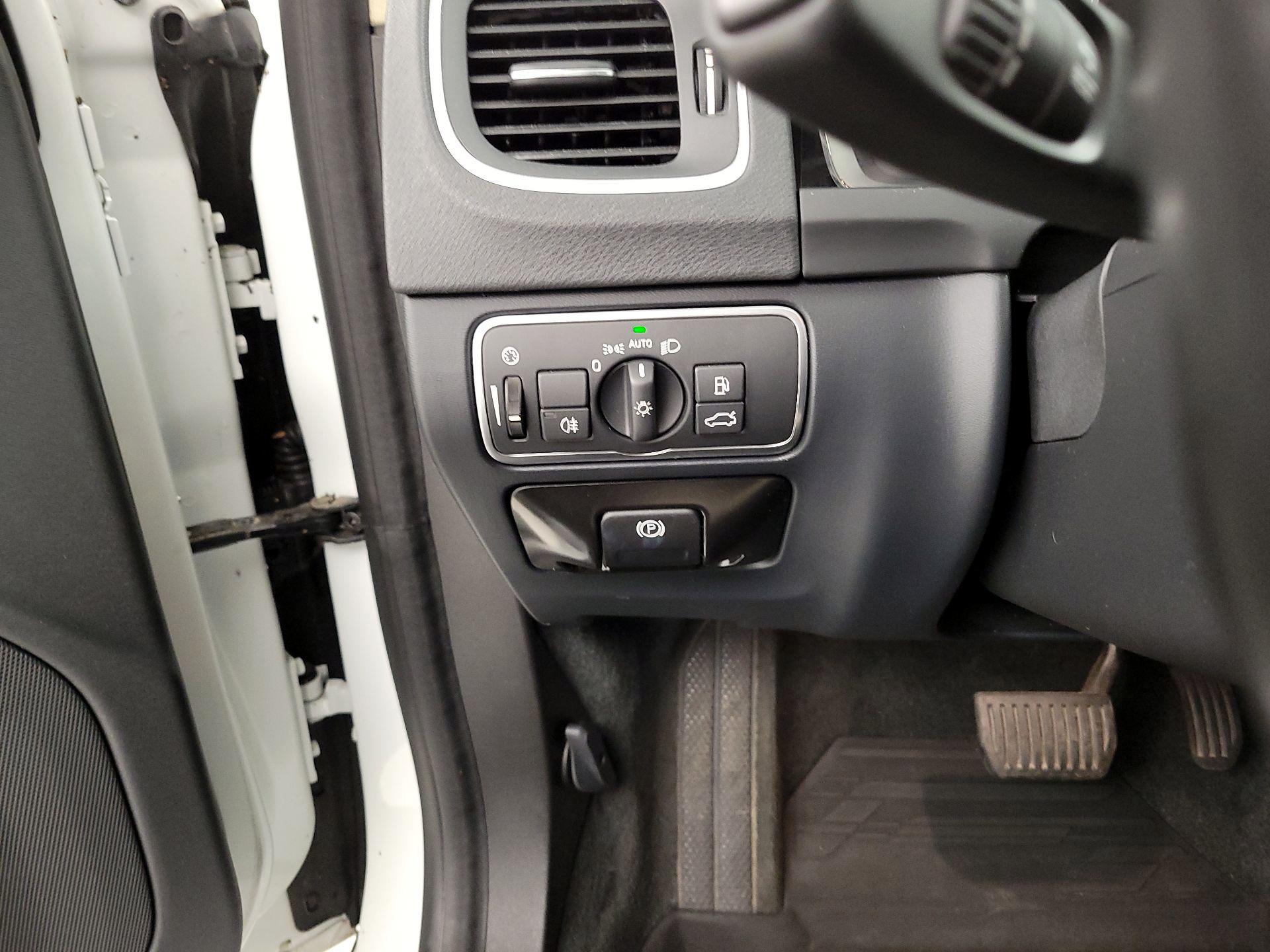 Thumbnail: 2016 Volvo S60 - 13