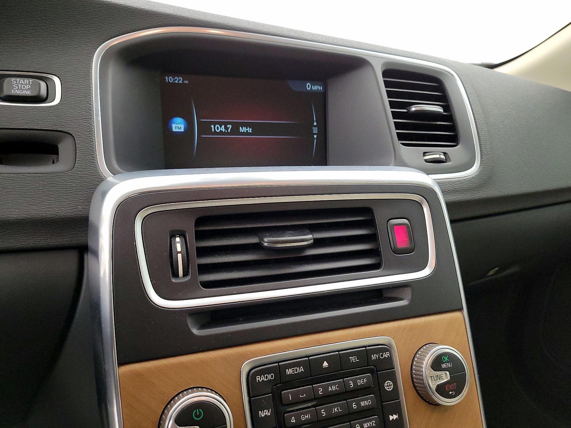 Thumbnail: 2016 Volvo S60 - 15