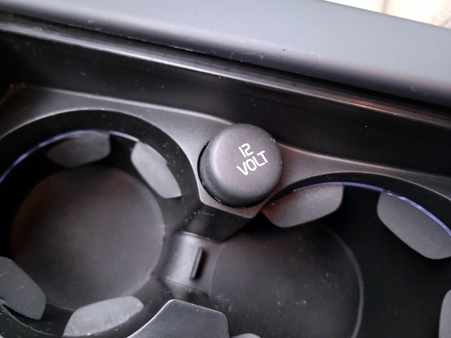 Thumbnail: 2016 Volvo S60 - 18