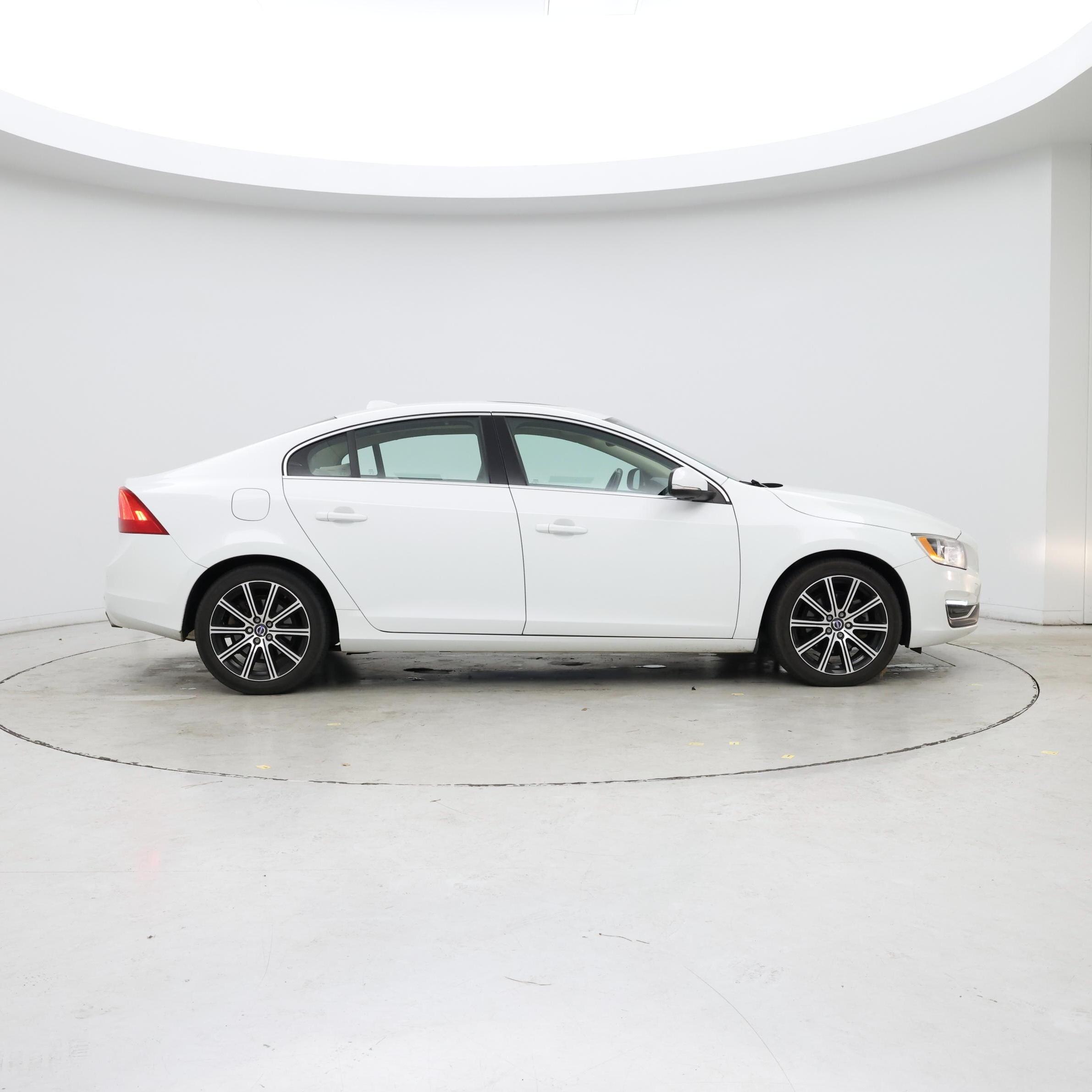 Thumbnail: 2016 Volvo S60 - 7