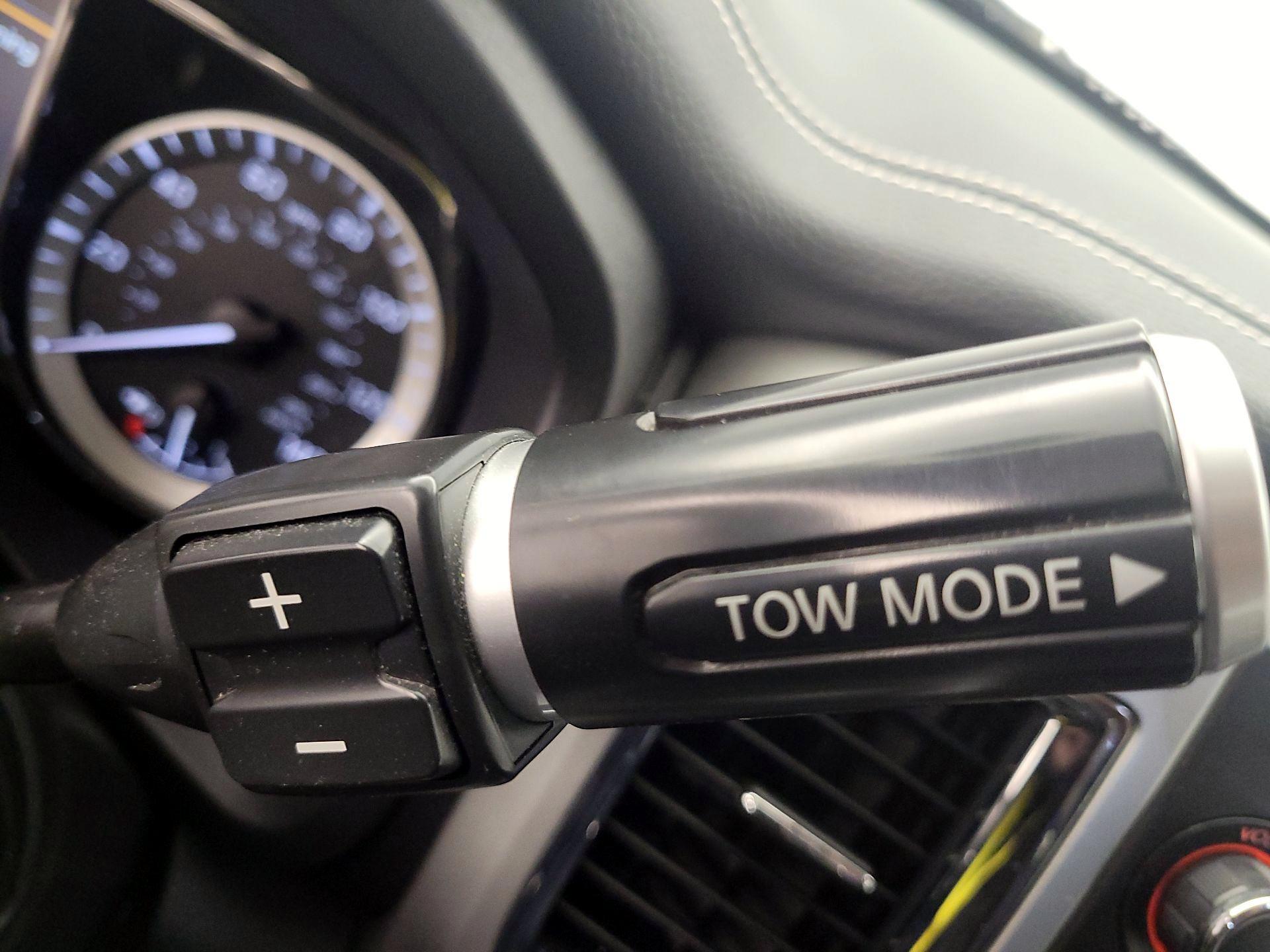 Thumbnail: 2019 Nissan Titan - 17