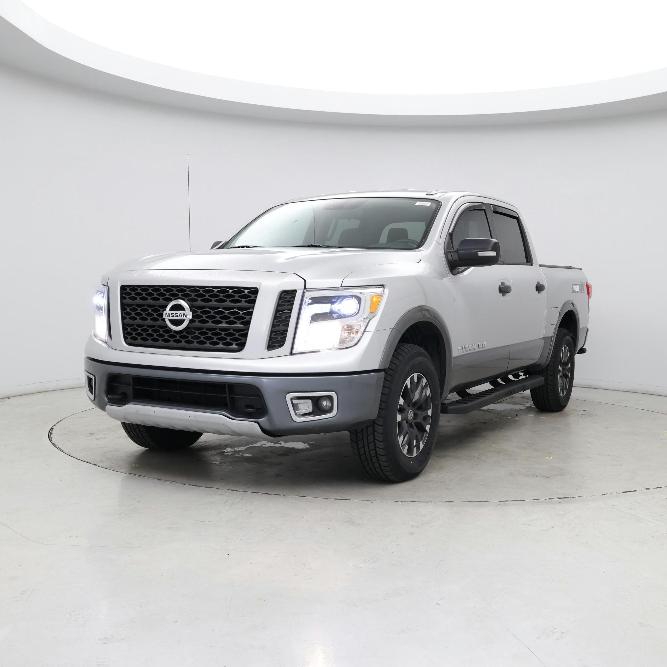 Thumbnail: 2019 Nissan Titan - 4
