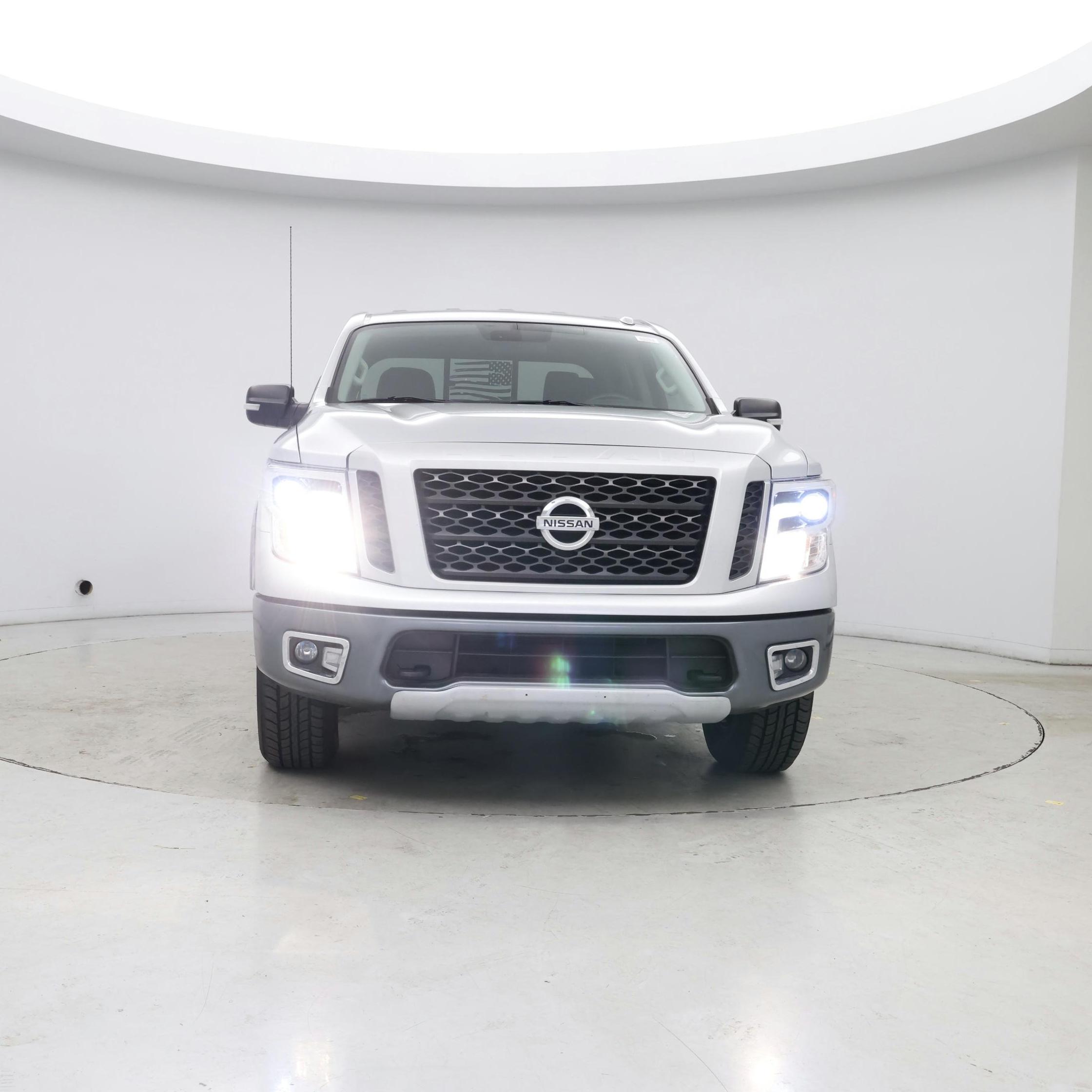 Thumbnail: 2019 Nissan Titan - 5