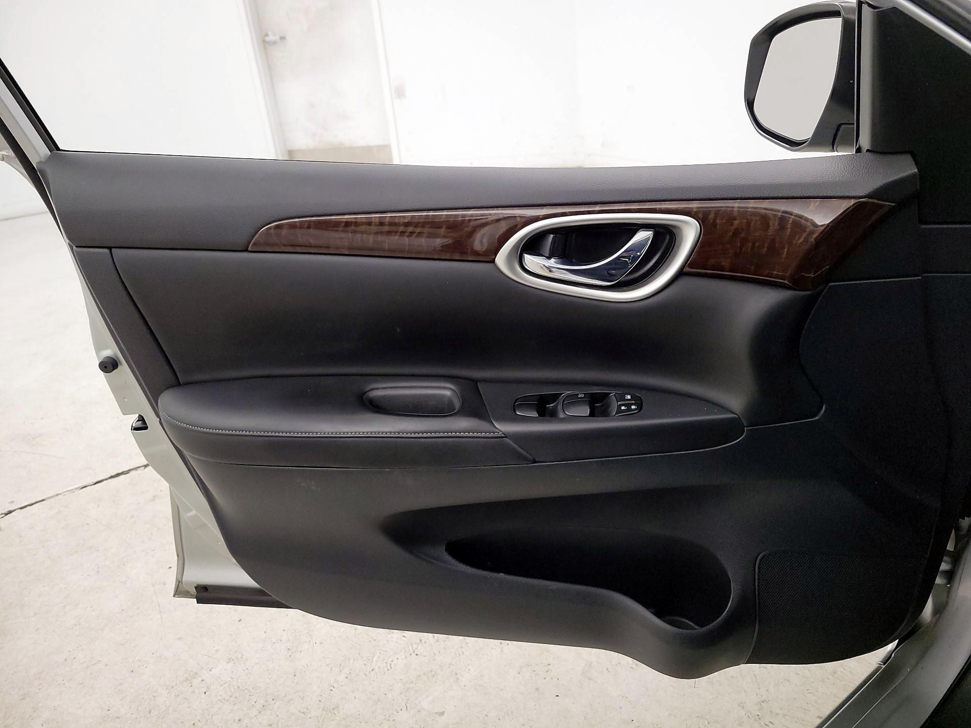 Thumbnail: 2015 Nissan Sentra - 12