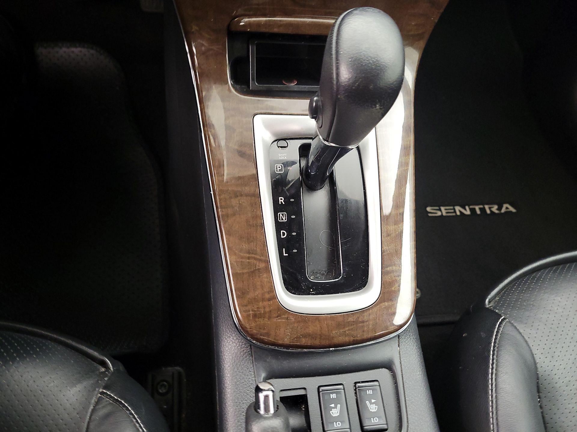 Thumbnail: 2015 Nissan Sentra - 17