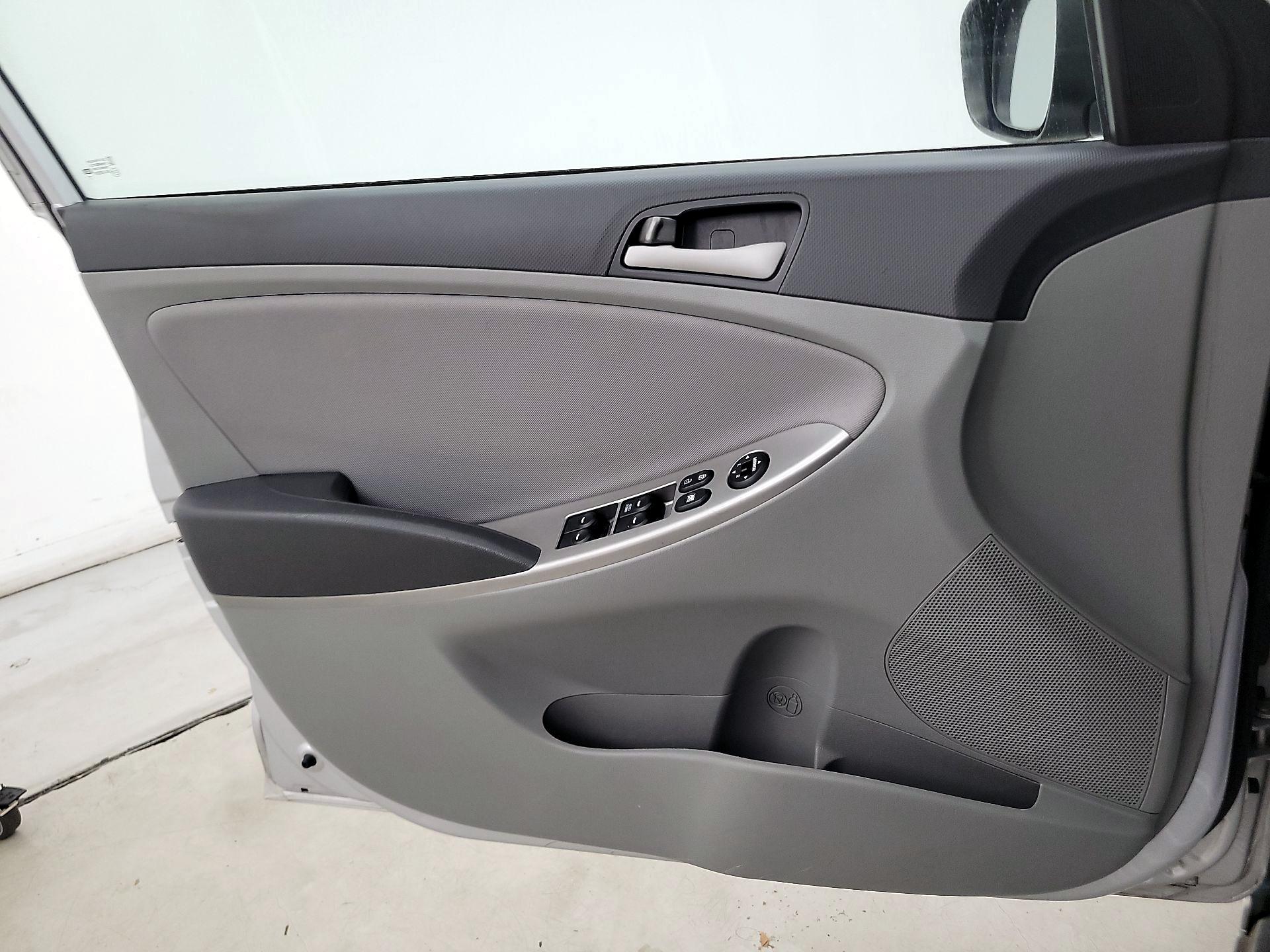 Thumbnail: 2017 Hyundai Accent - 12