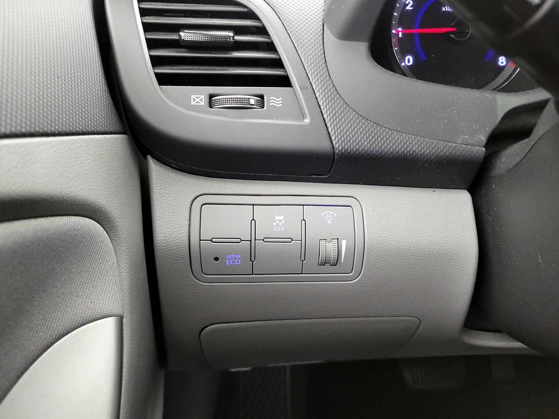 Thumbnail: 2017 Hyundai Accent - 13