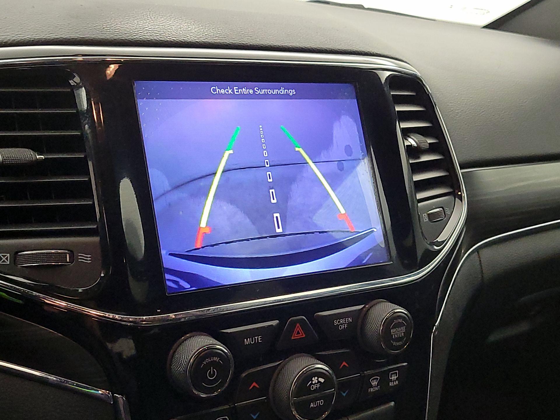 Thumbnail: 2019 Jeep Grand Cherokee - 14