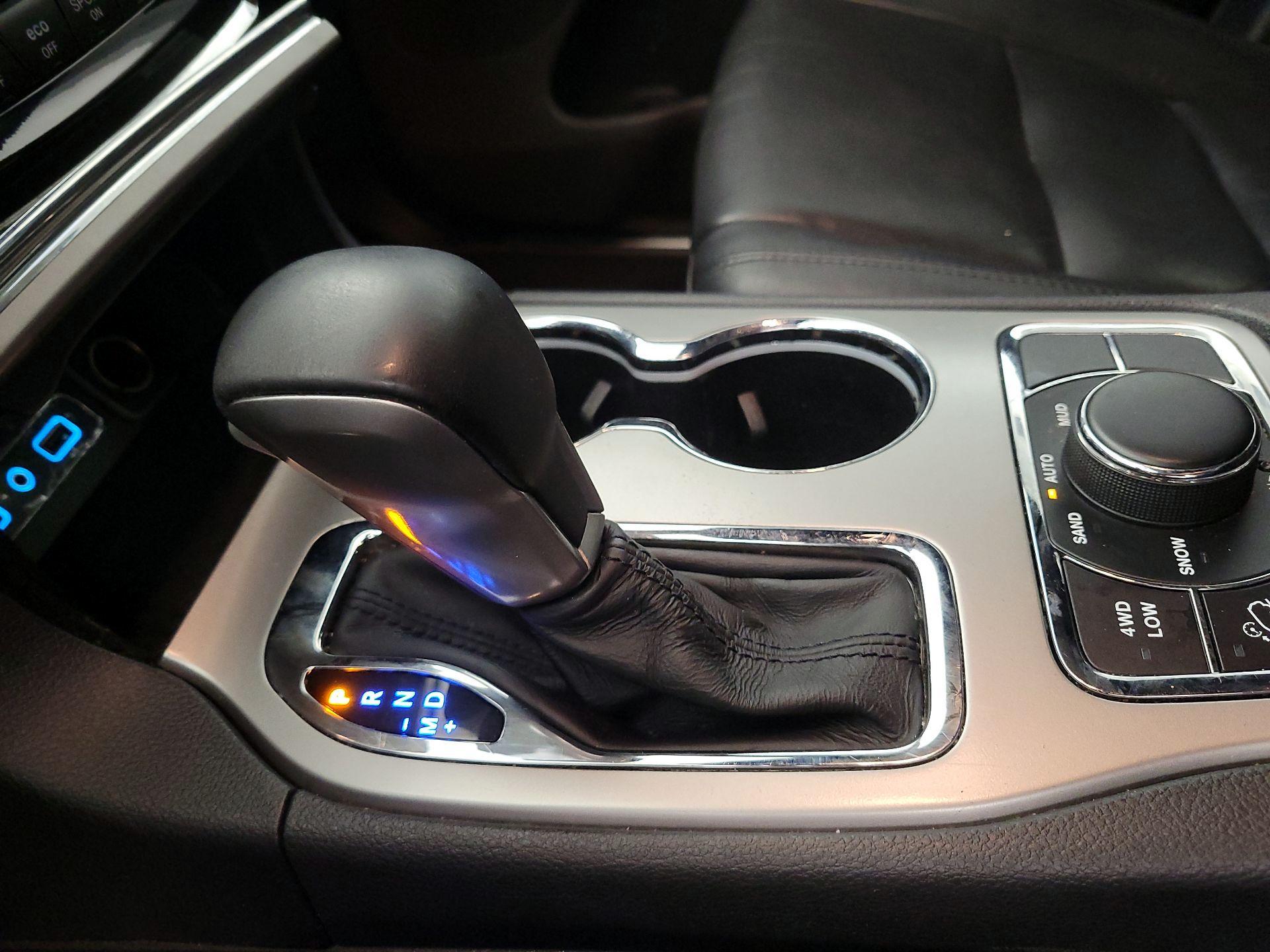 Thumbnail: 2019 Jeep Grand Cherokee - 17