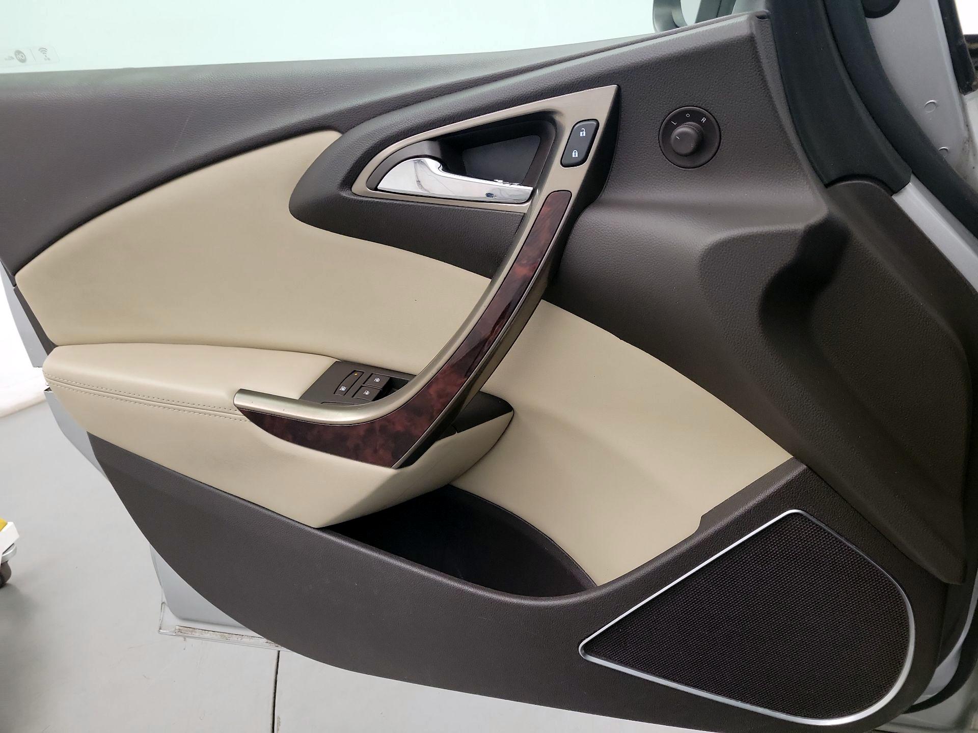 Thumbnail: 2016 Buick Verano - 10