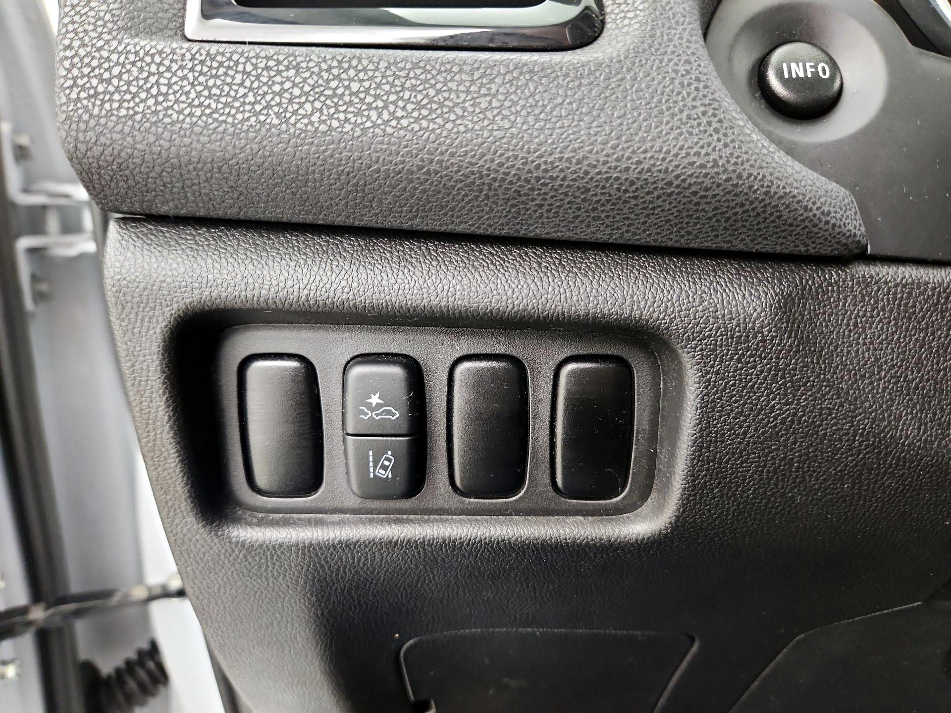 Thumbnail: 2022 Mitsubishi Outlander Sport - 11