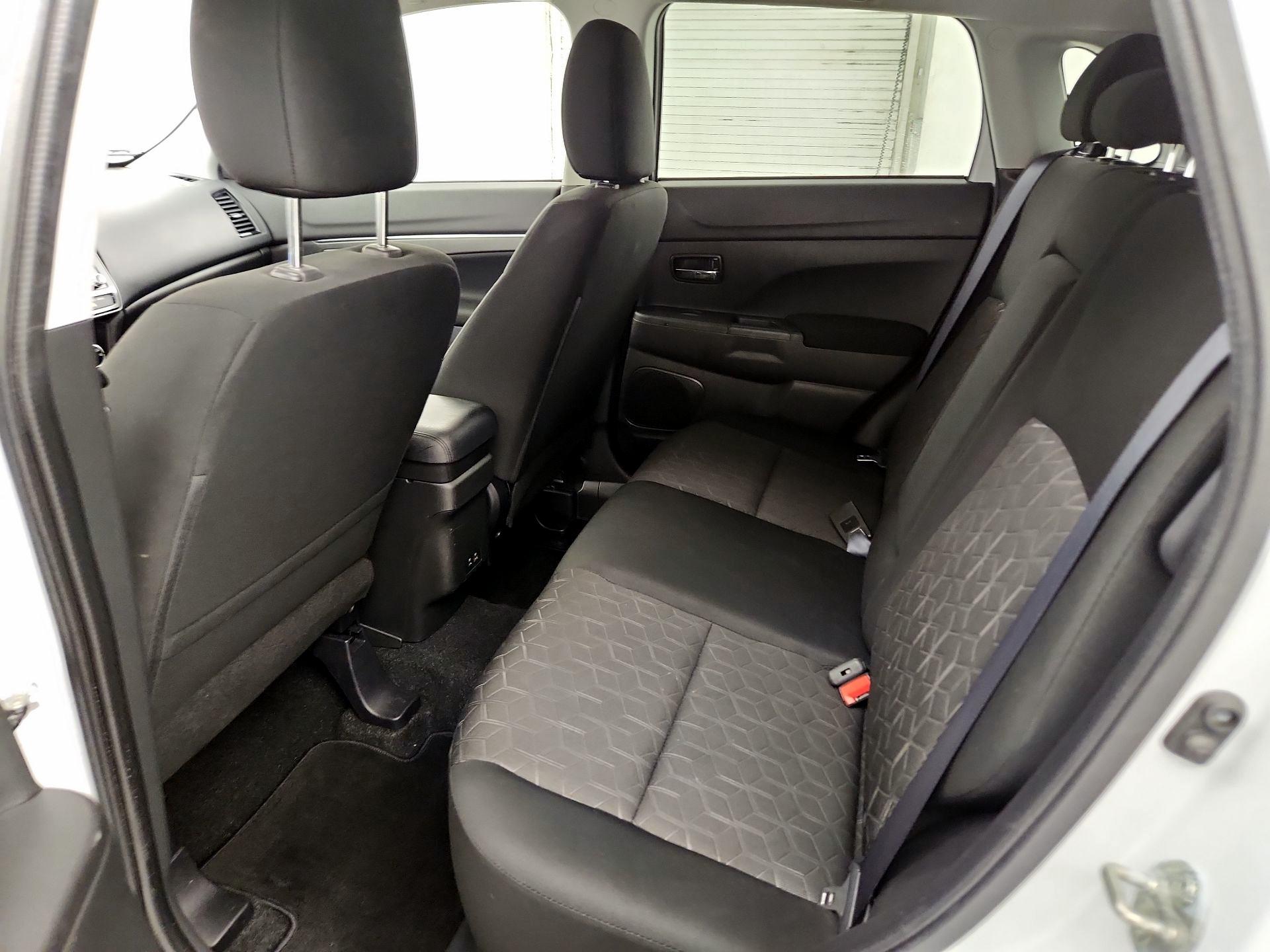 Thumbnail: 2022 Mitsubishi Outlander Sport - 17