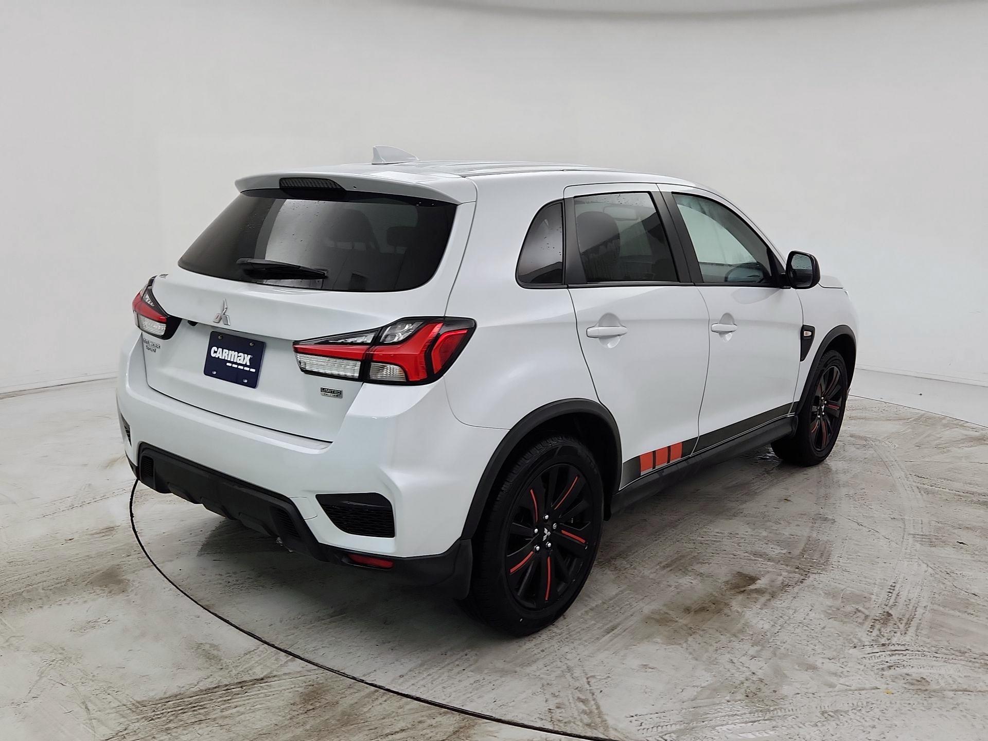 Thumbnail: 2022 Mitsubishi Outlander Sport - 5