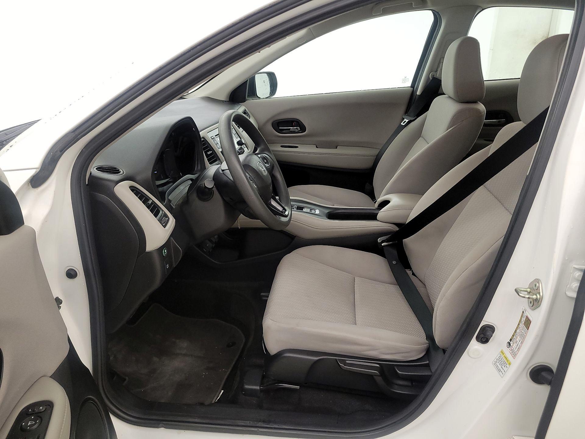 Thumbnail: 2016 Honda HR-V - 11