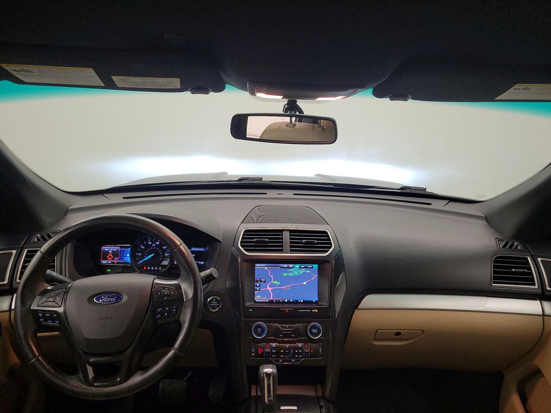 Thumbnail: 2016 Ford Explorer - 9