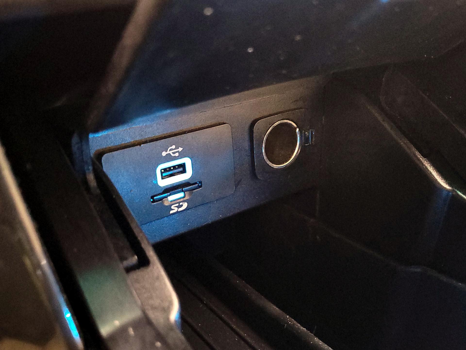 Thumbnail: 2016 Ford Explorer - 19