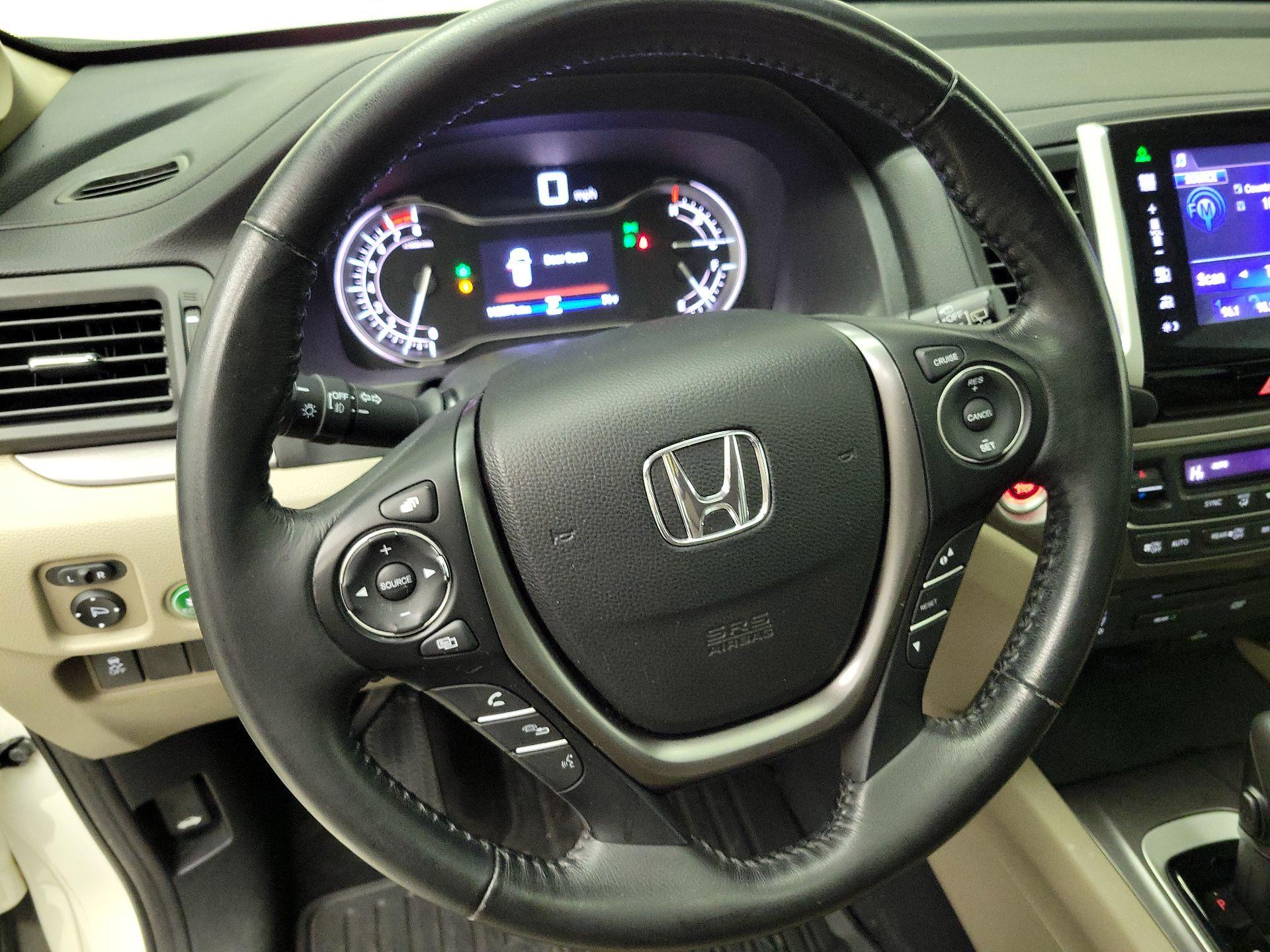 Thumbnail: 2016 Honda Pilot - 10