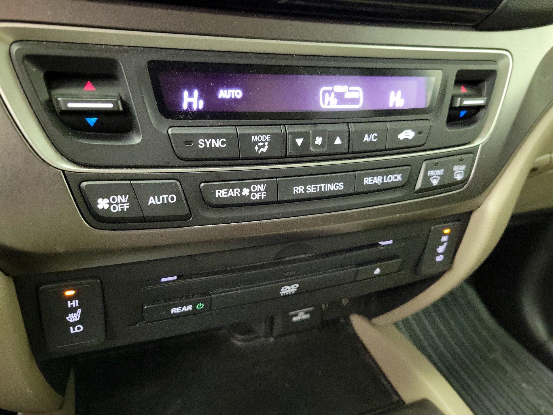 Thumbnail: 2016 Honda Pilot - 15