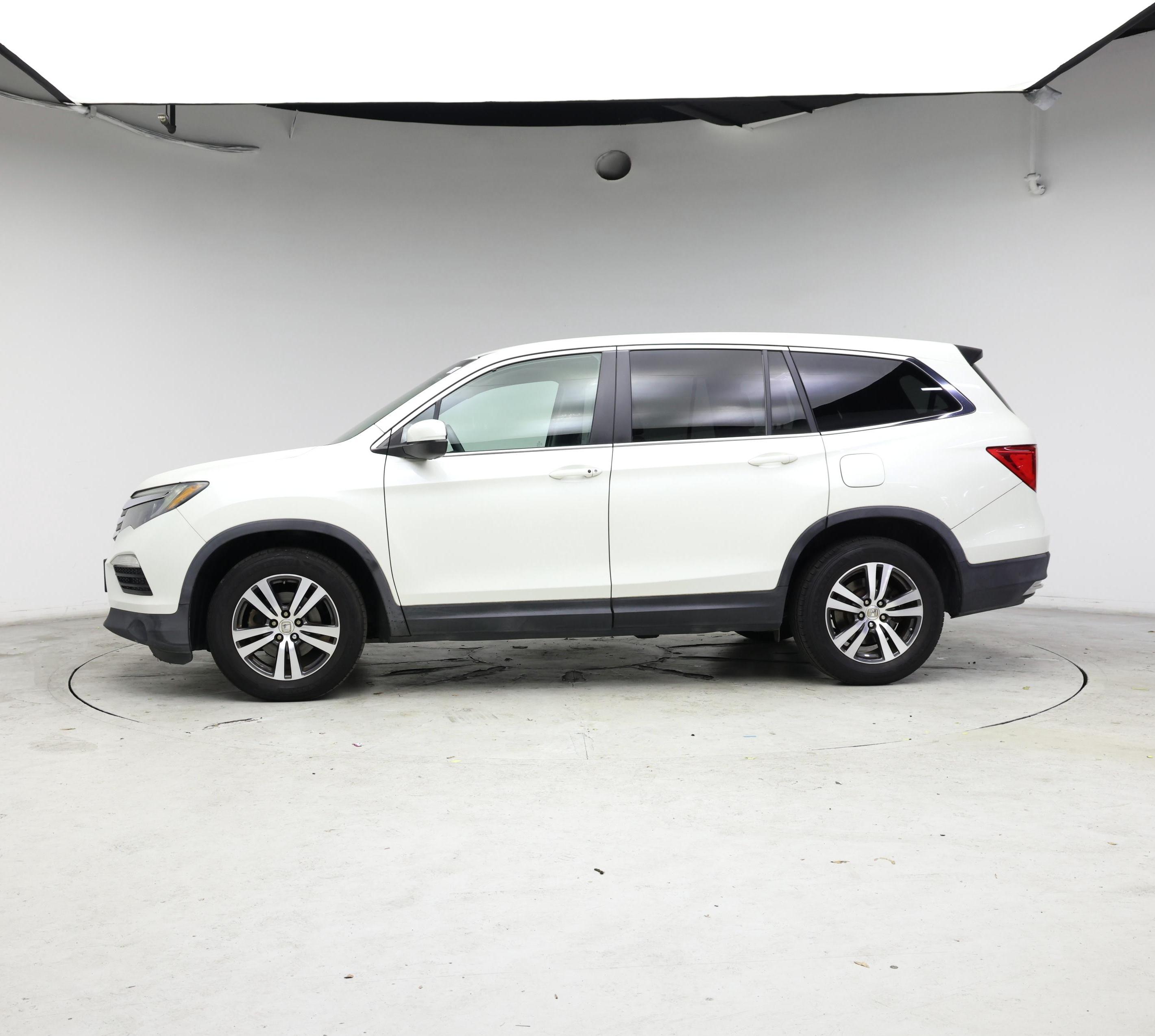 Thumbnail: 2016 Honda Pilot - 3
