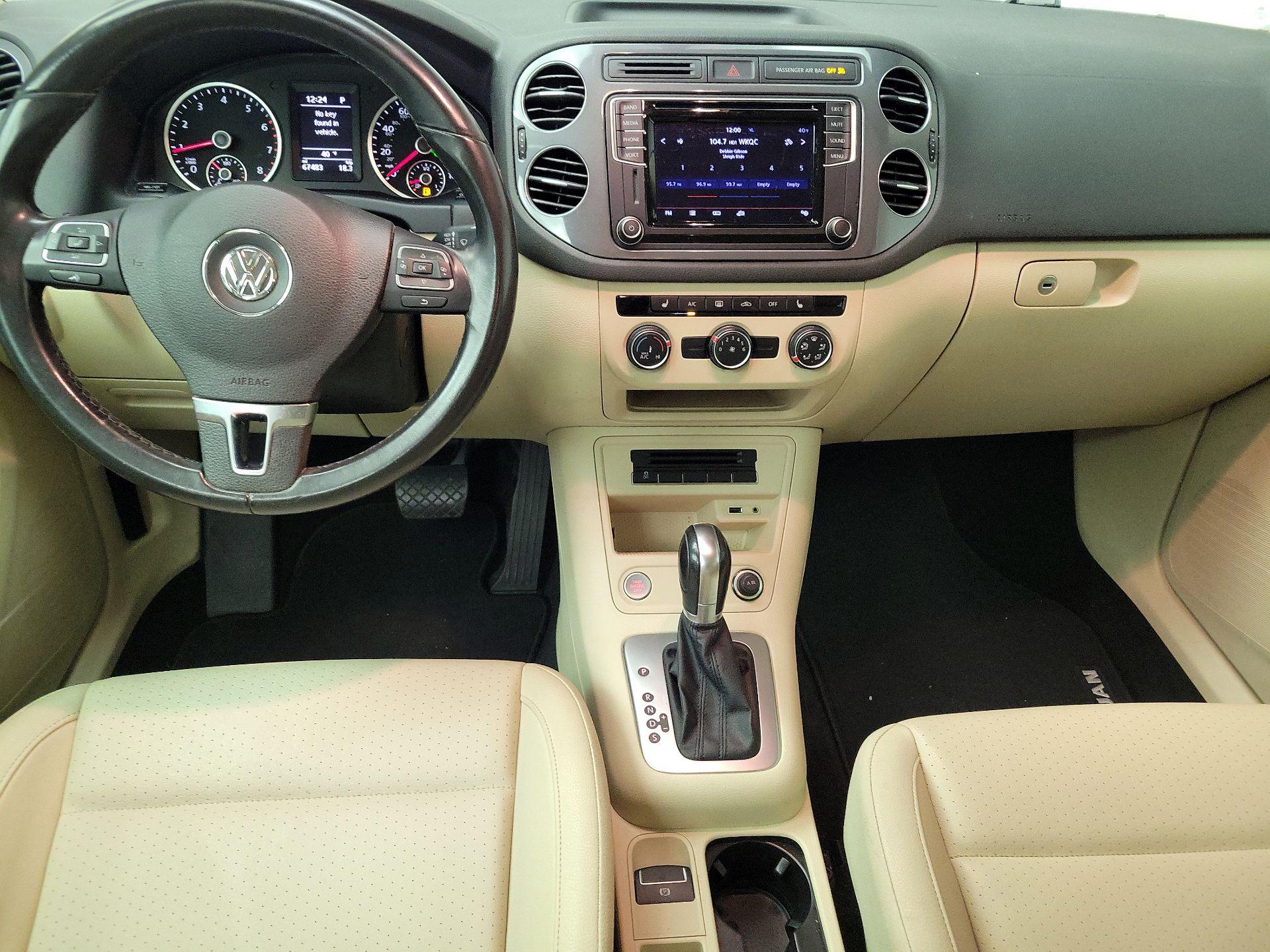 Thumbnail: 2017 Volkswagen Tiguan - 9