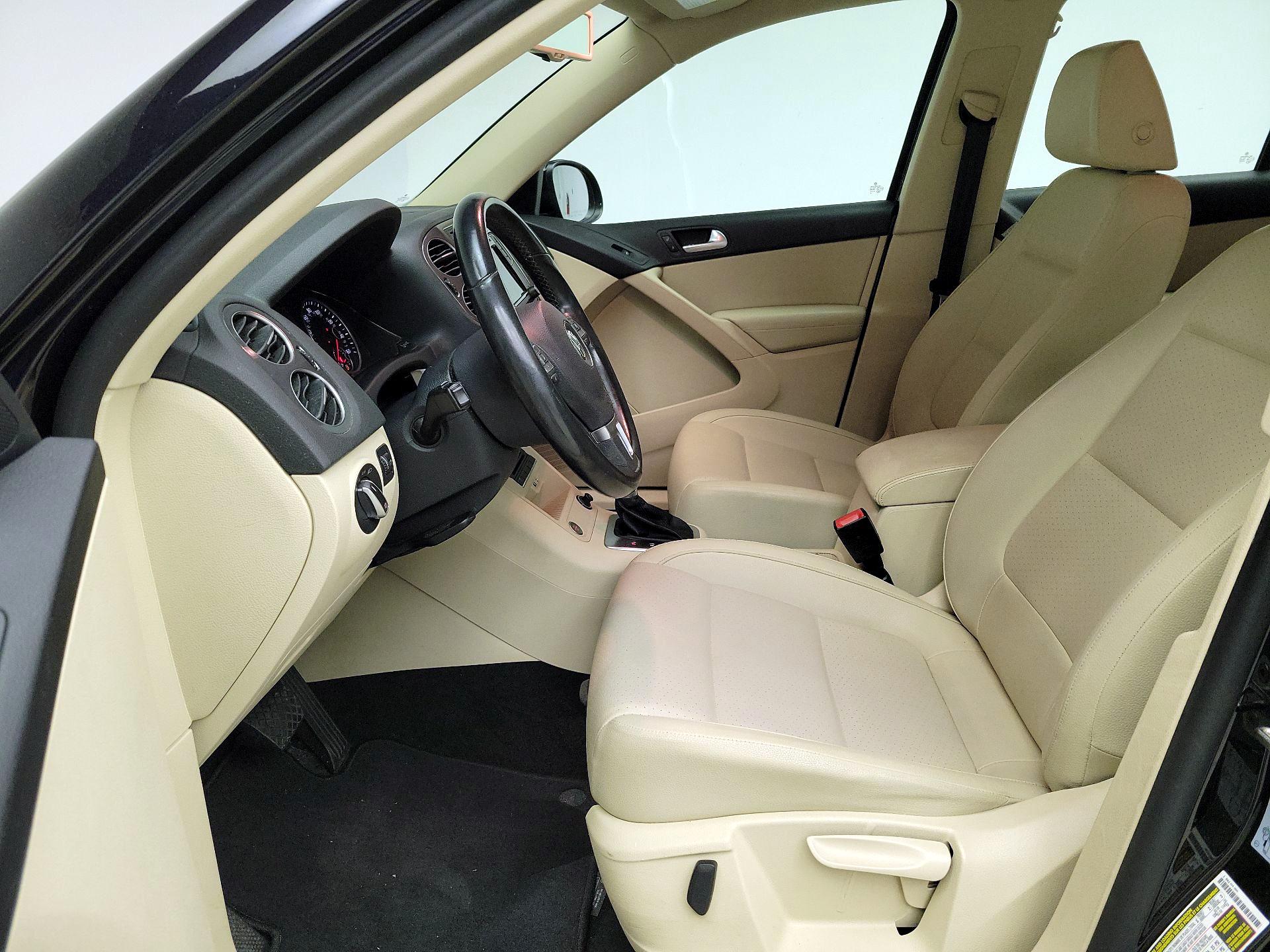 Thumbnail: 2017 Volkswagen Tiguan - 11