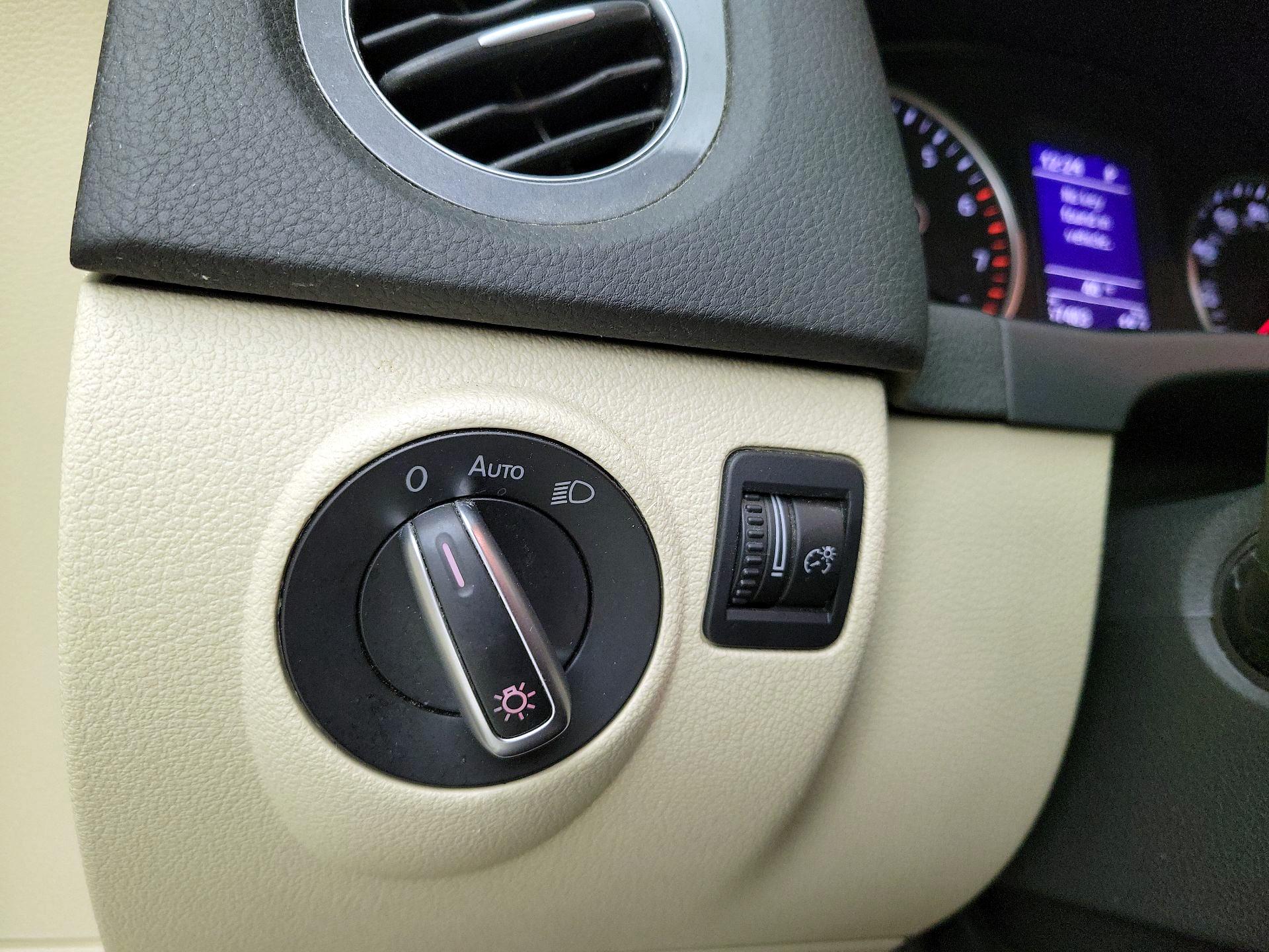 Thumbnail: 2017 Volkswagen Tiguan - 13