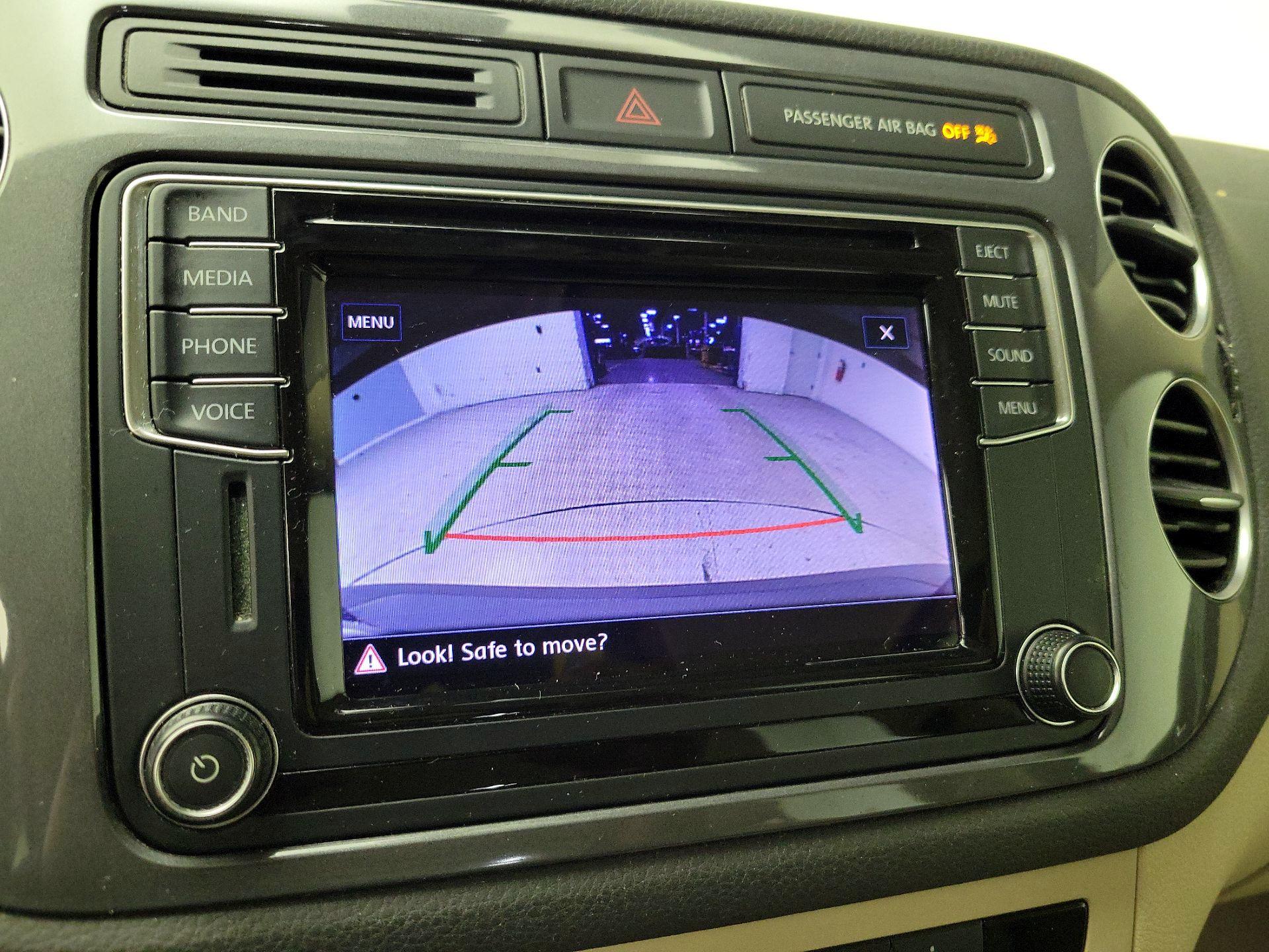 Thumbnail: 2017 Volkswagen Tiguan - 14