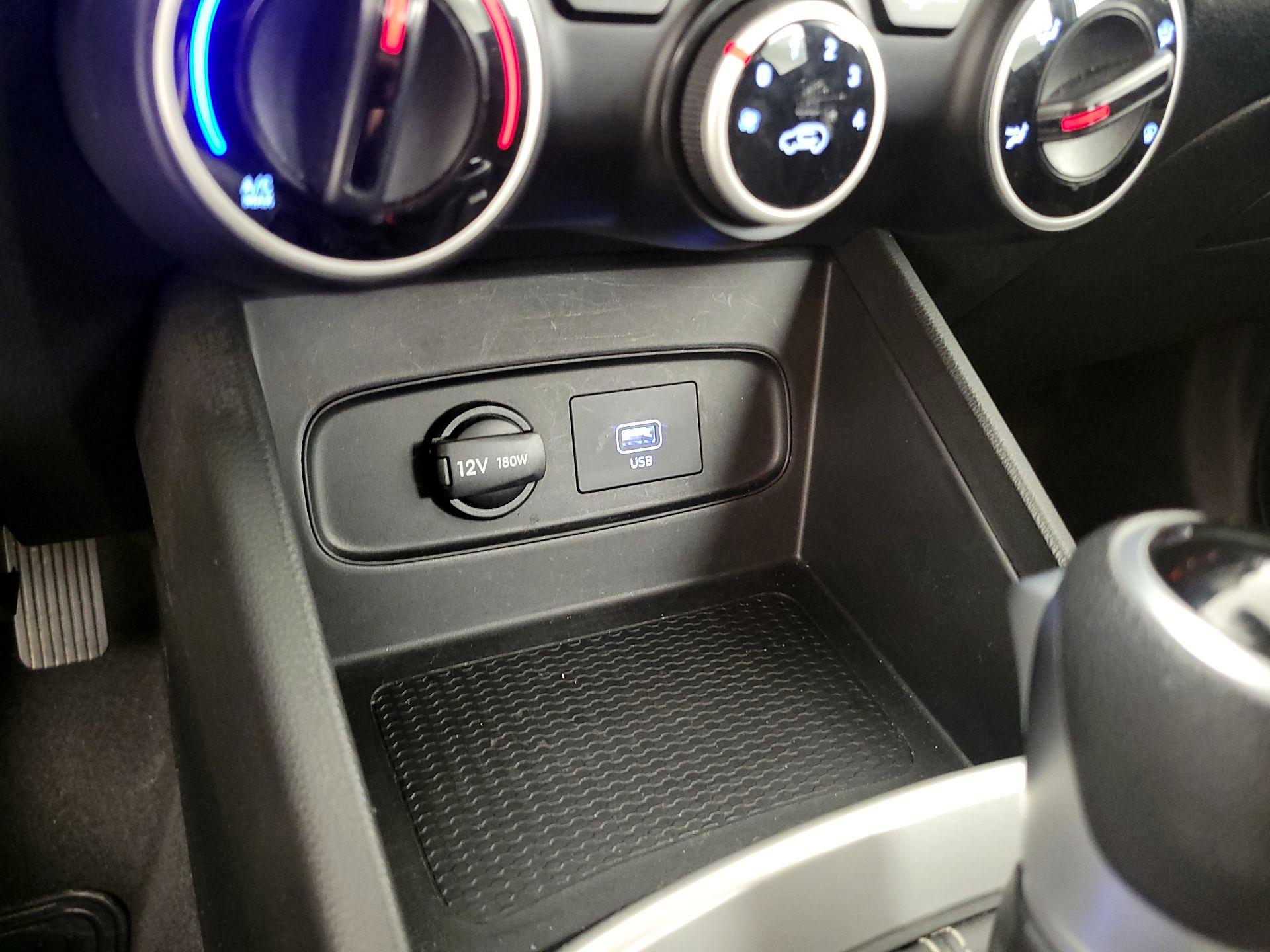 Thumbnail: 2021 Hyundai Venue - 18