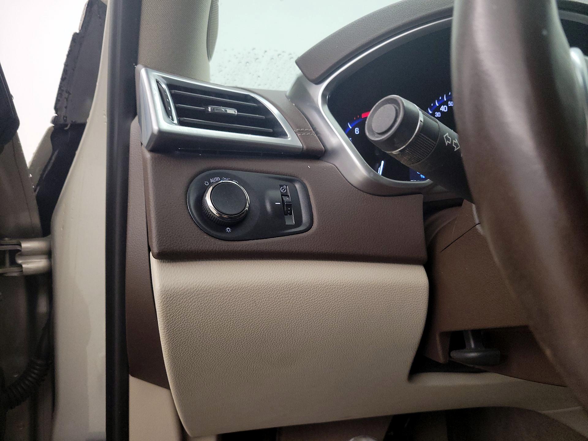 Thumbnail: 2015 Cadillac SRX - 13