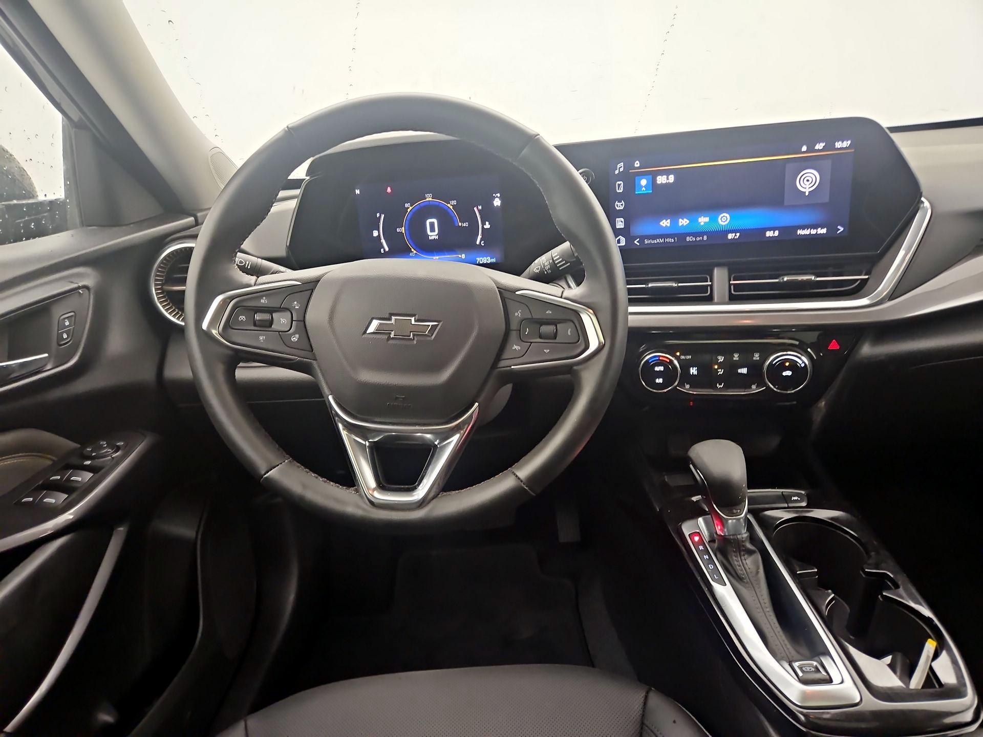 Thumbnail: 2024 Chevrolet Trax - 10