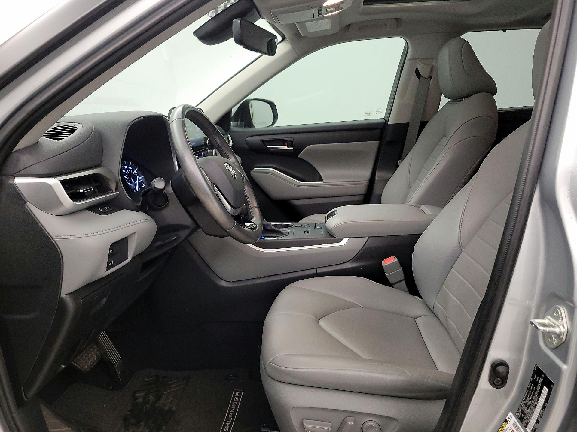 Thumbnail: 2020 Toyota Highlander - 11